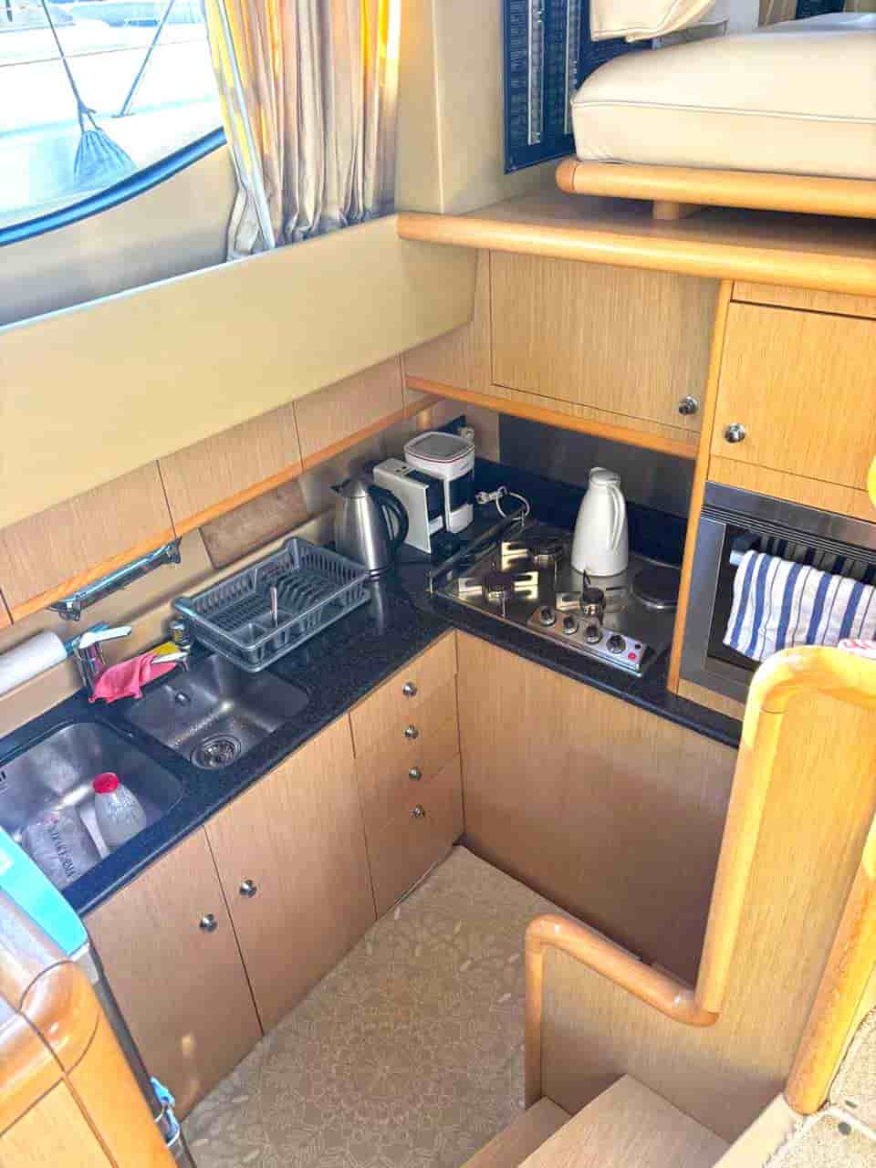 2005 Ferretti Yachts 530 - View 28