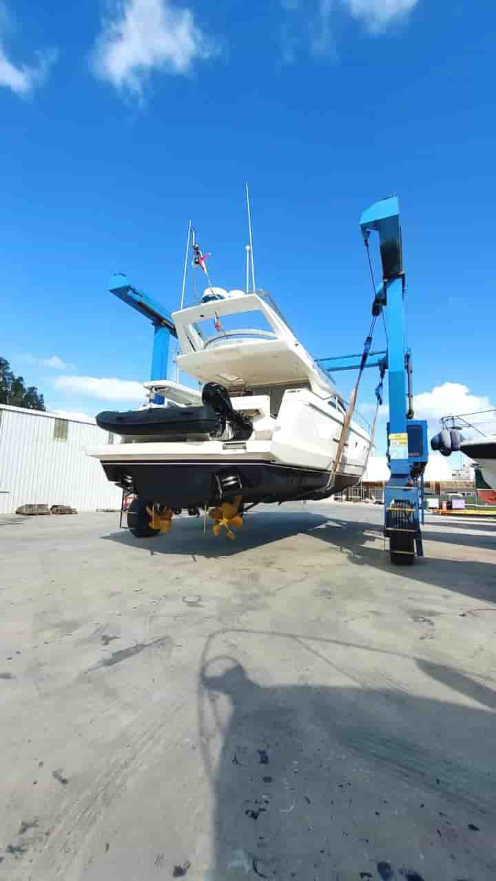 2005 Ferretti Yachts 530 - View 3