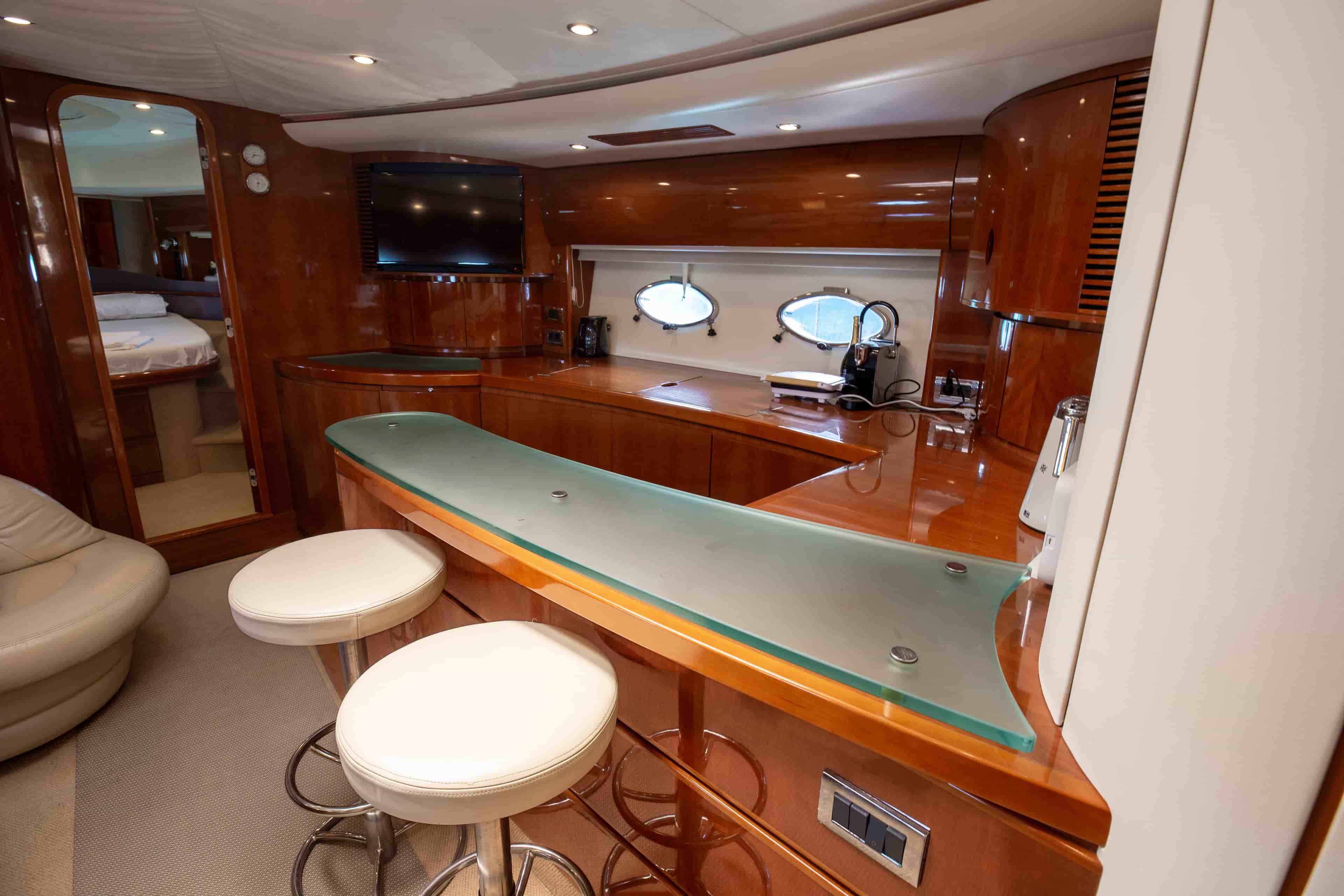 2003 Princess V65 - View 20