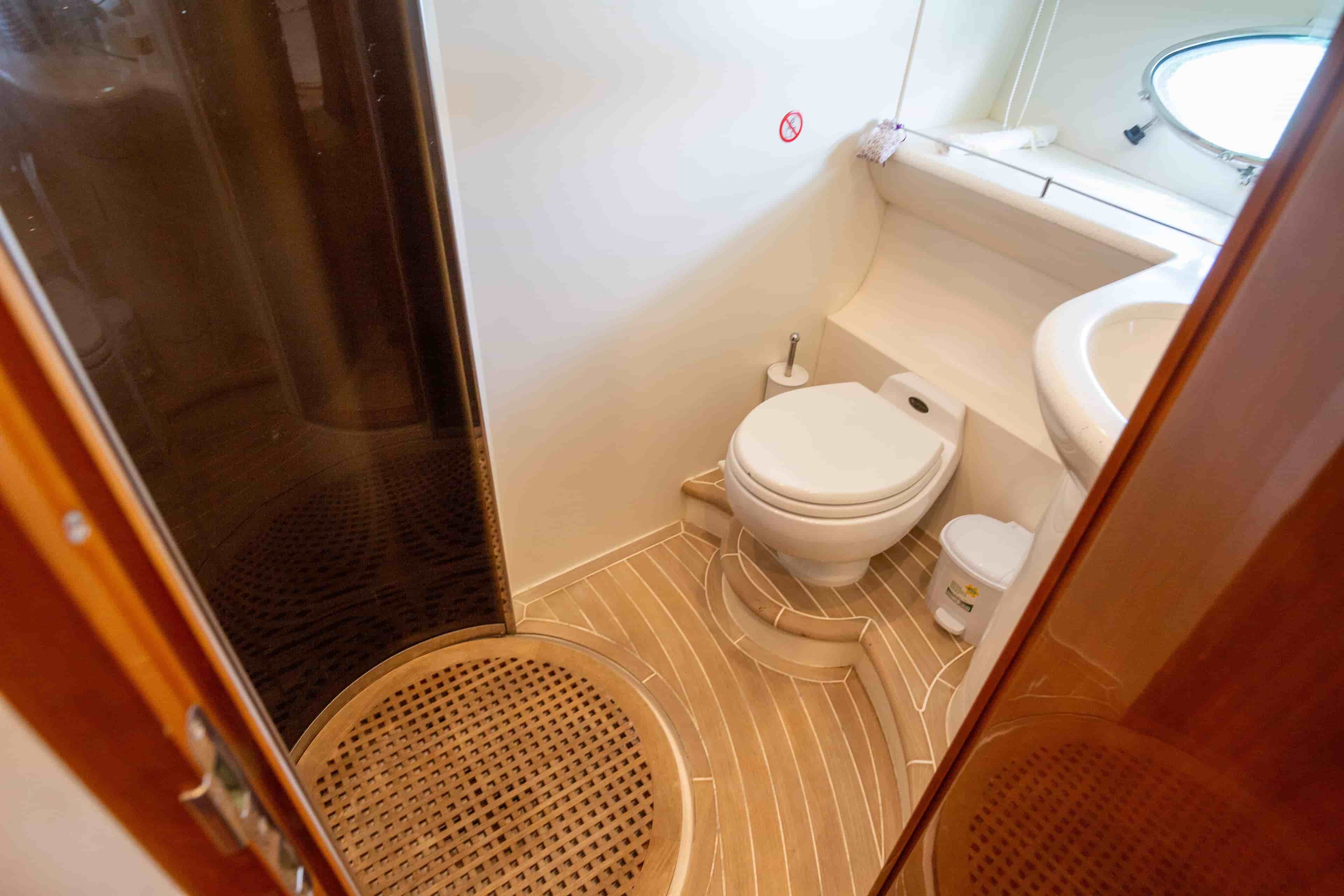 2003 Princess V65 - View 23