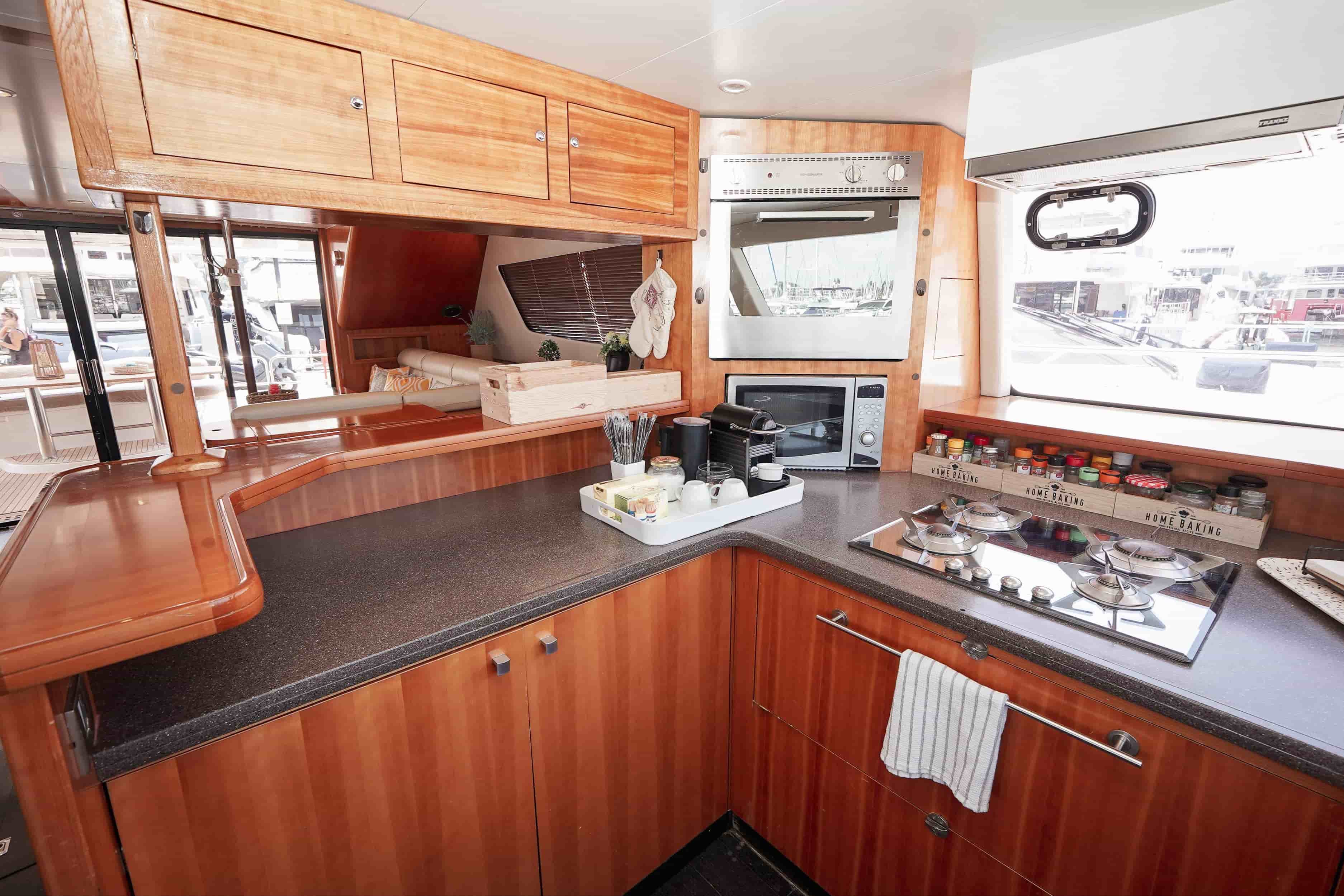 2010 Fountaine Pajot Queensland 55 - View 25