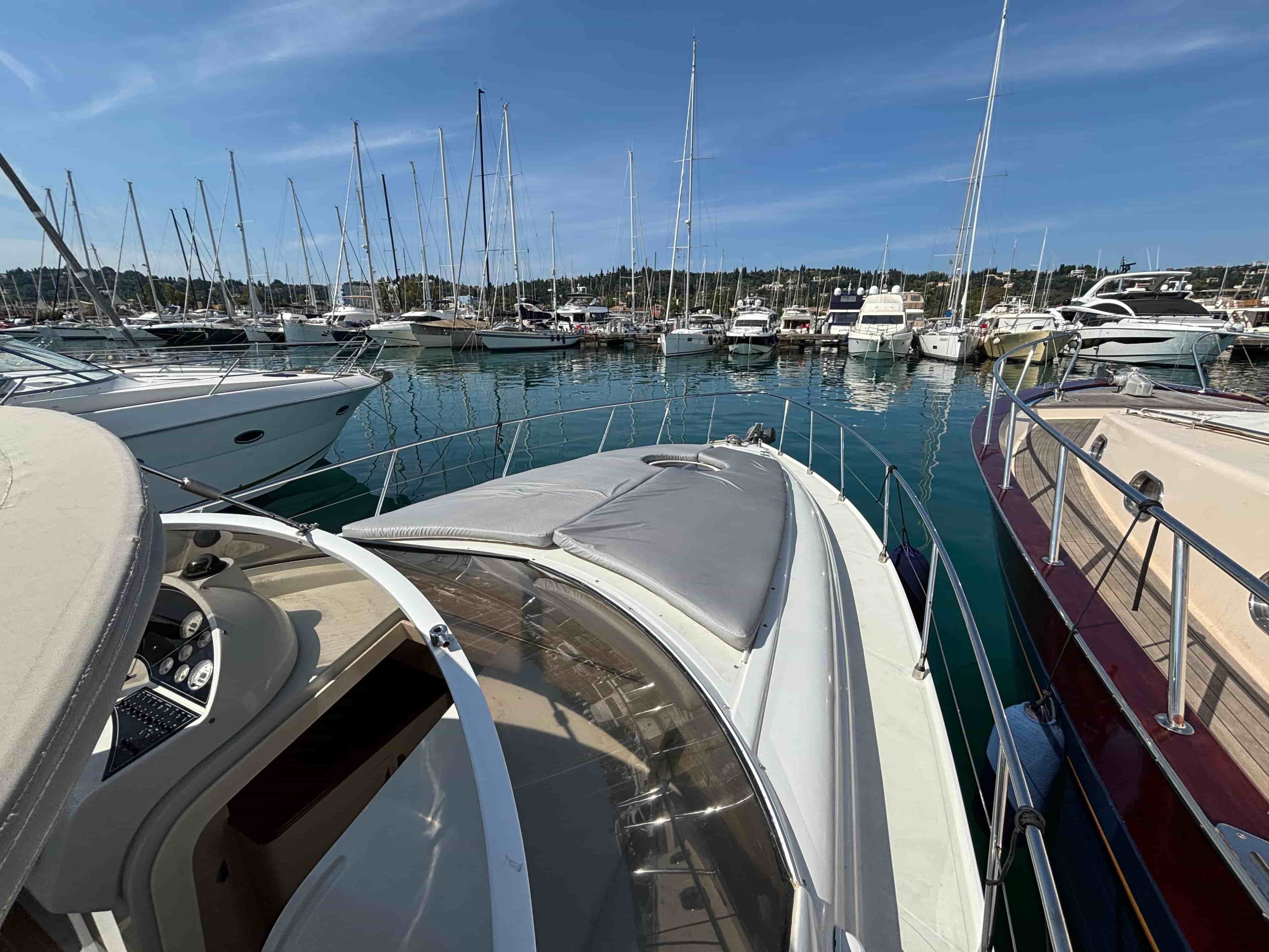 1999 Pershing 37 - View 18