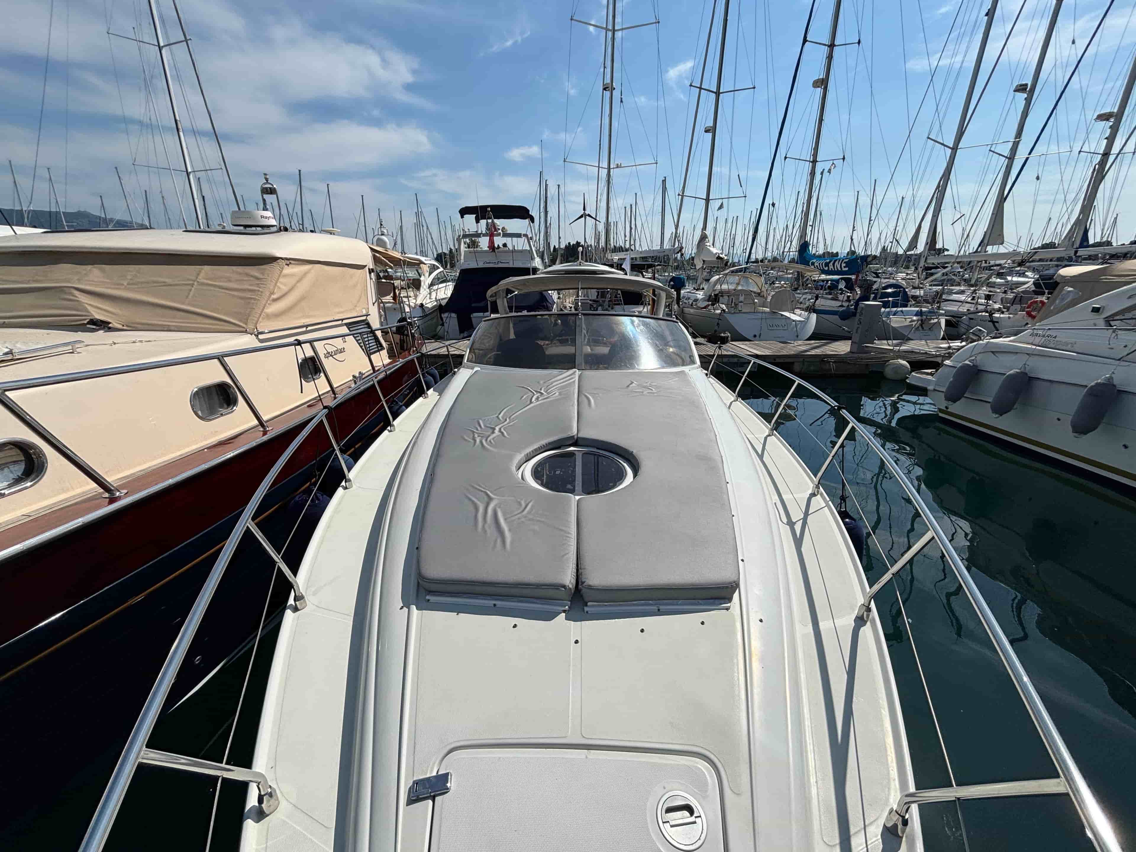 1999 Pershing 37 - View 20