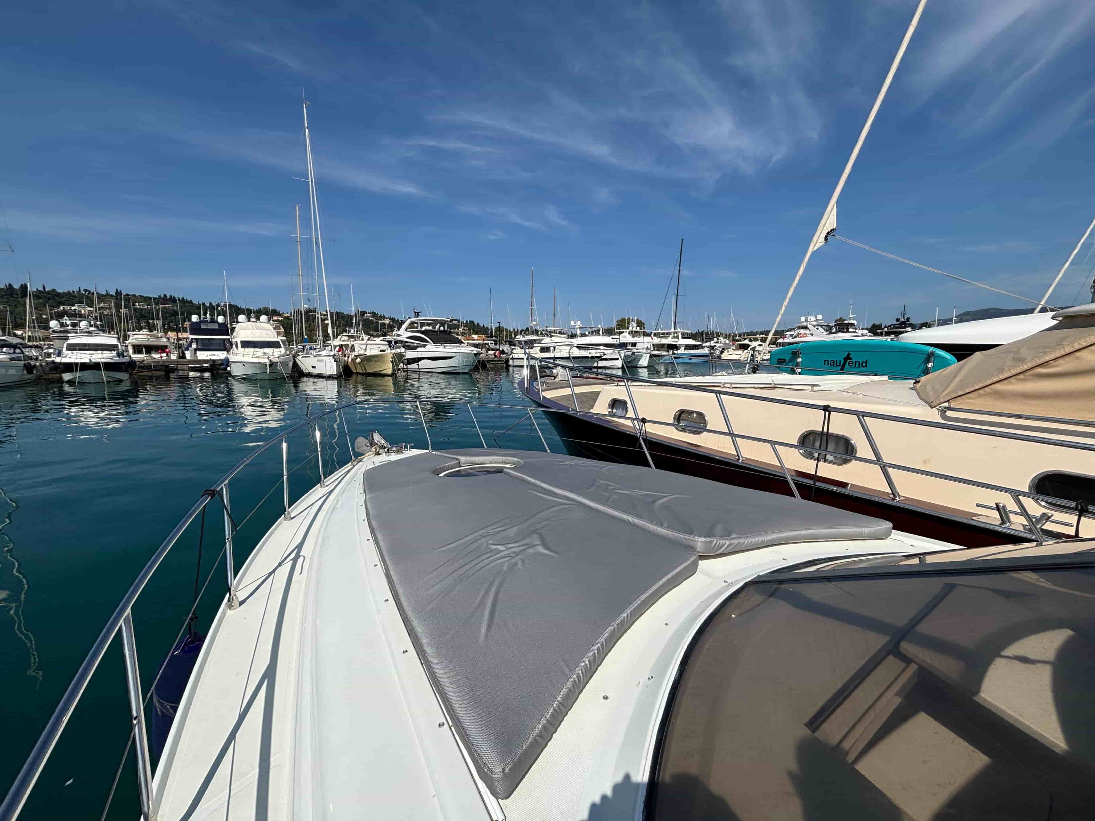 1999 Pershing 37 - View 23