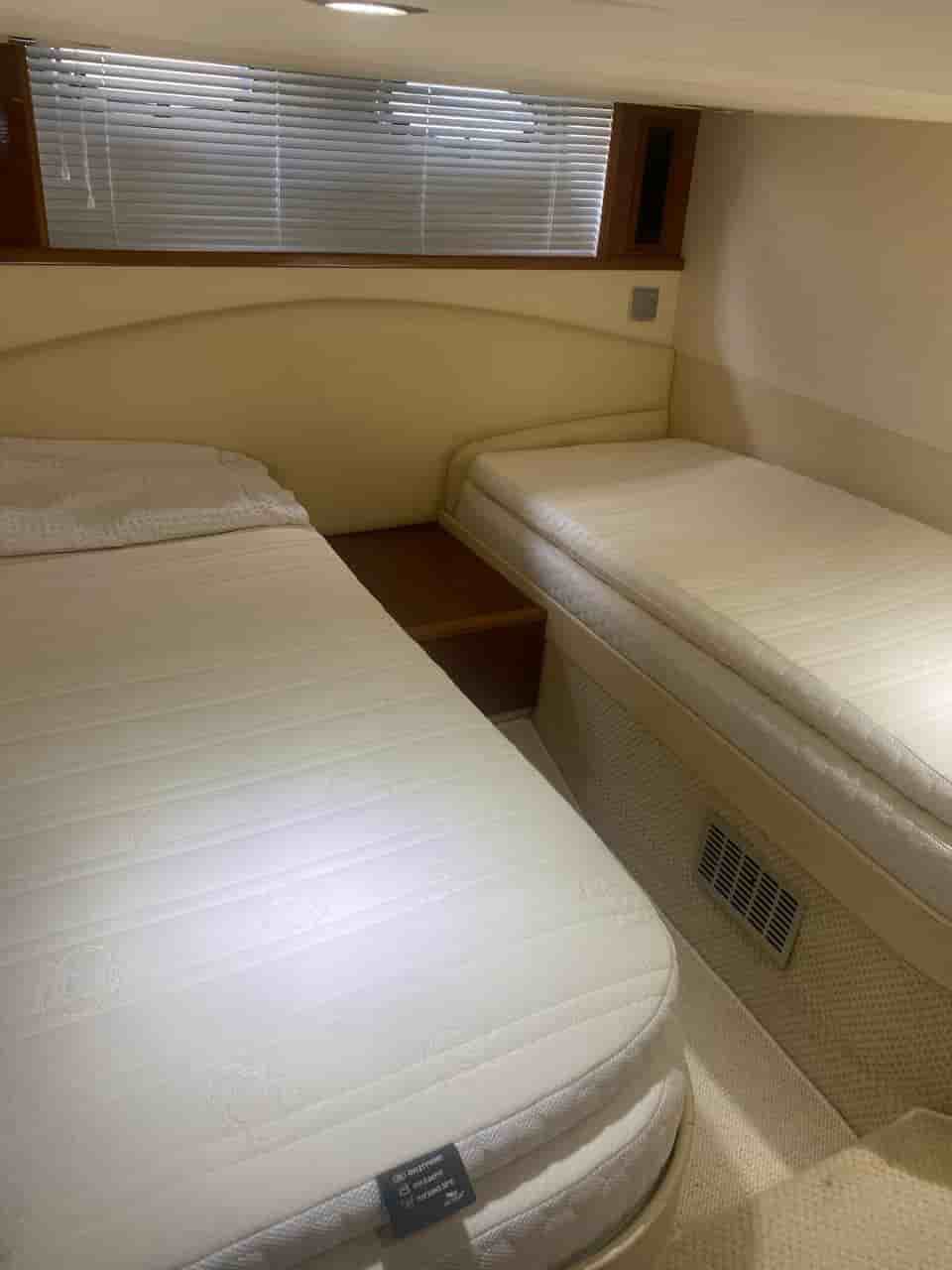 2004 Princess V46 - View 10