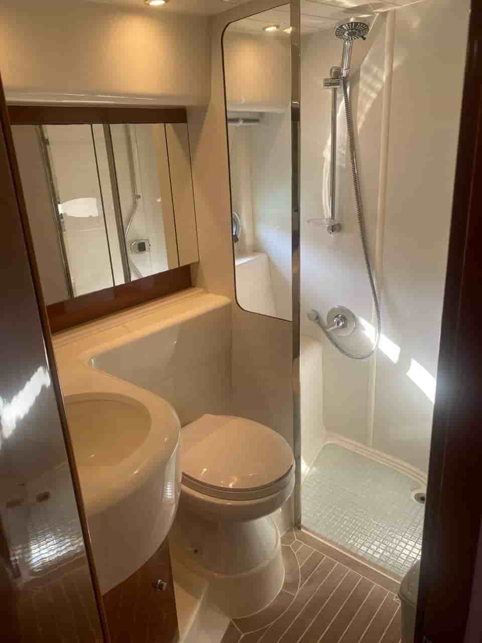 2004 Princess V46 - View 11