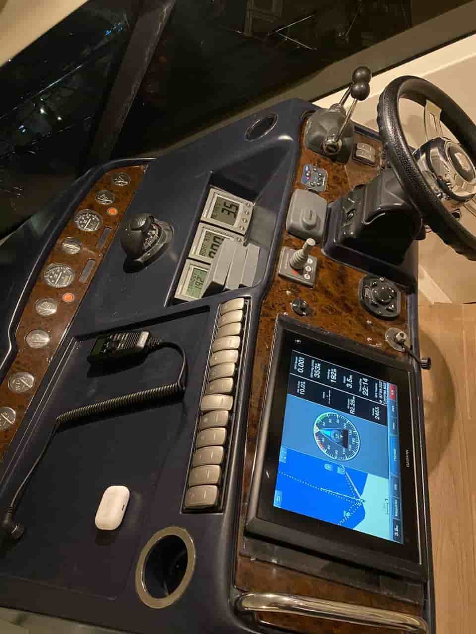 2004 Princess V46 - View 7