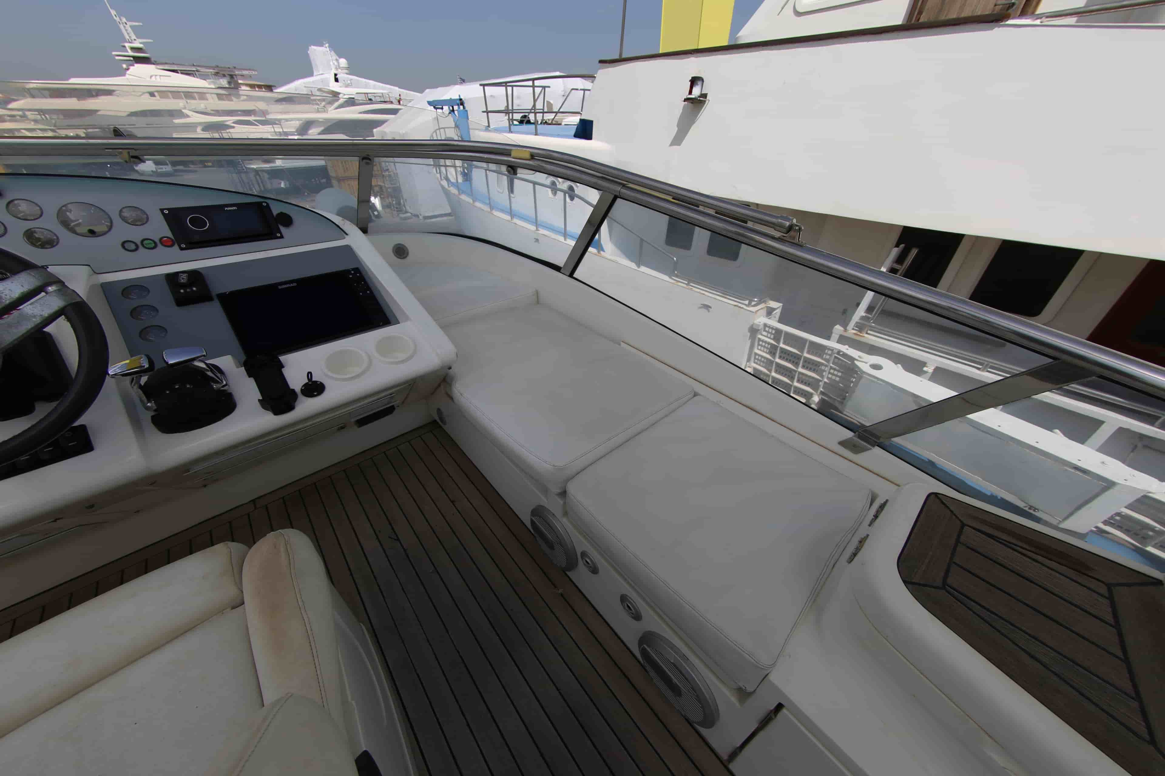 2008 Fairline Squadron 68 - View 10