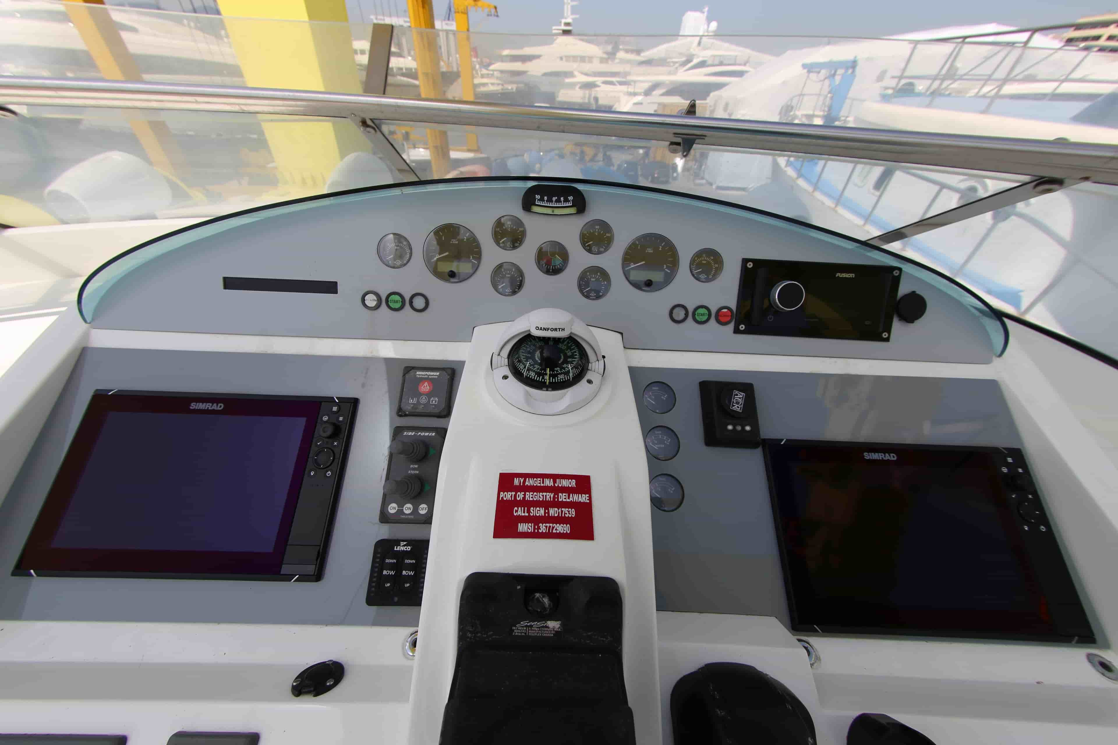 2008 Fairline Squadron 68 - View 11
