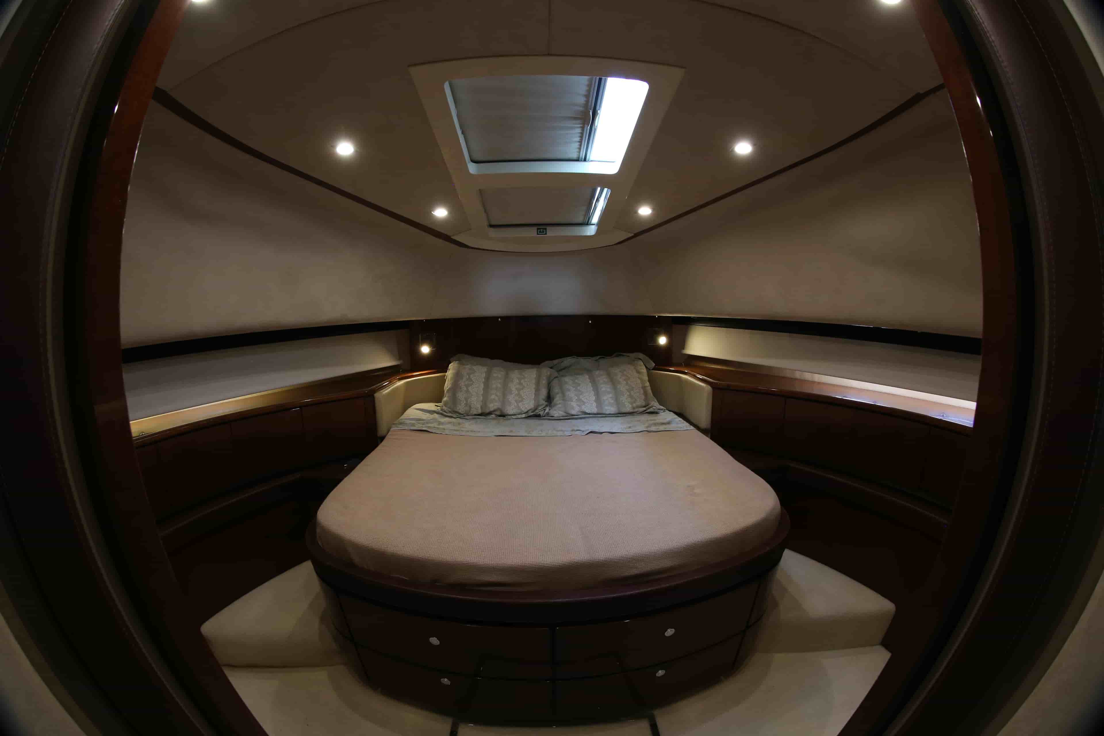 2008 Fairline Squadron 68 - View 21