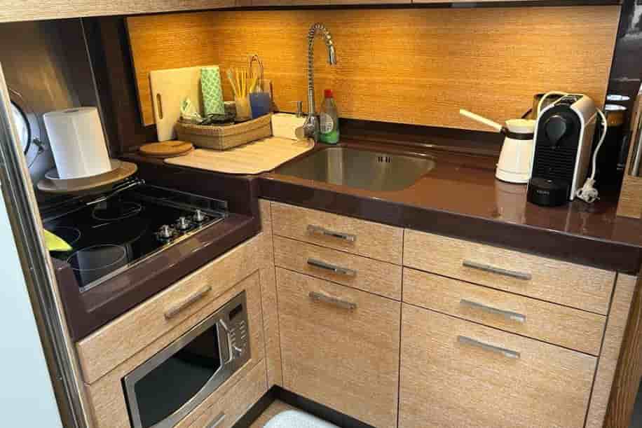 2009 Azimut 47 - View 12