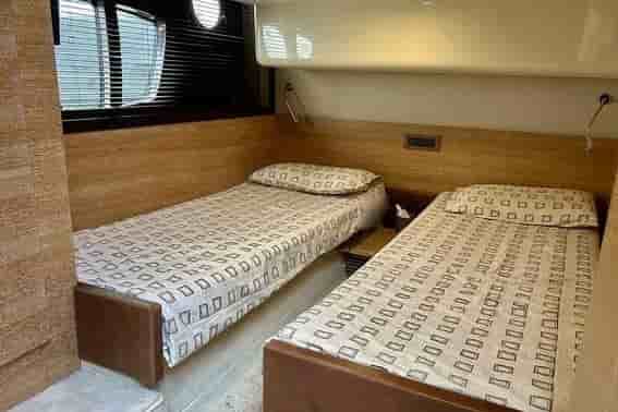 2009 Azimut 47 - View 15