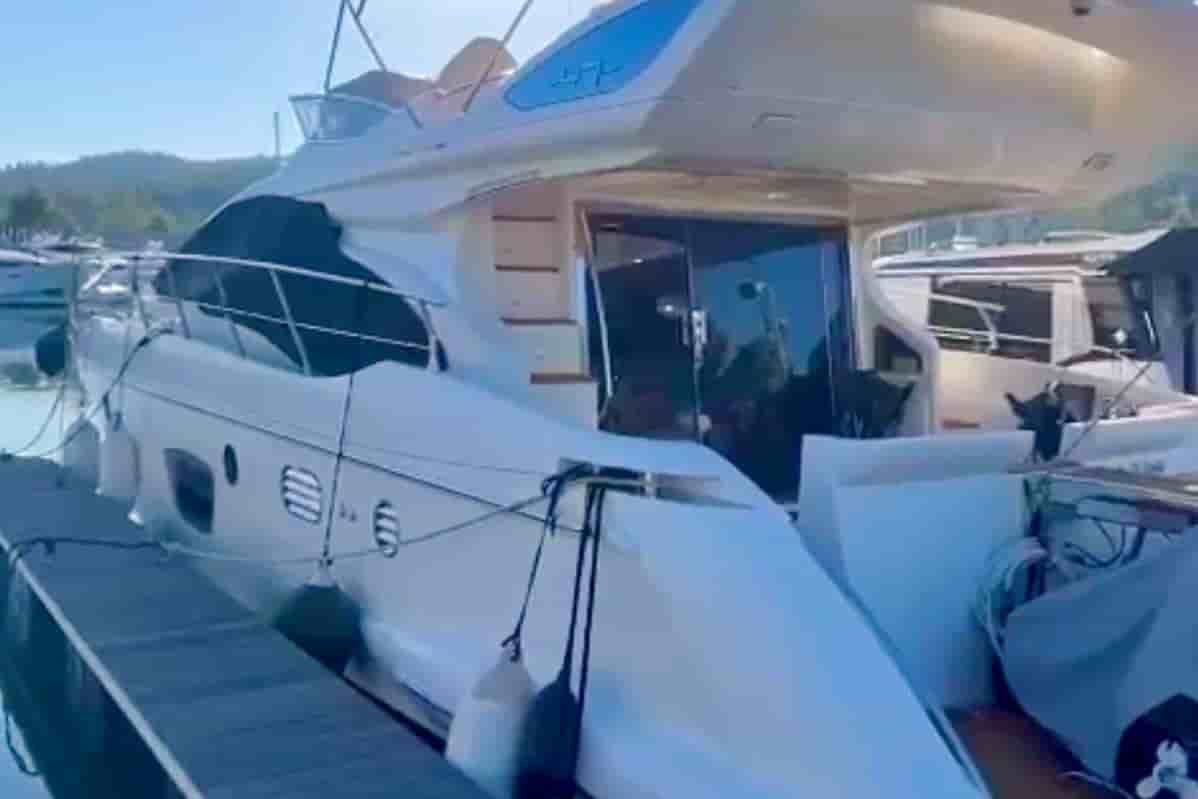 2009 Azimut 47 - View 2