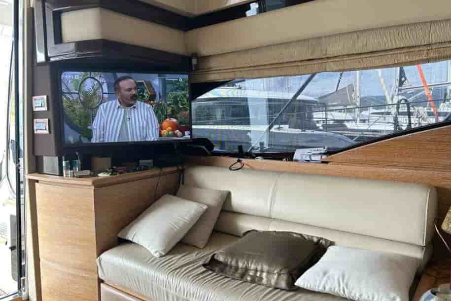 2009 Azimut 47 - View 9