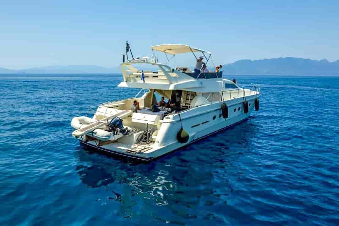 1998 Ferretti Yachts 620 - View 1