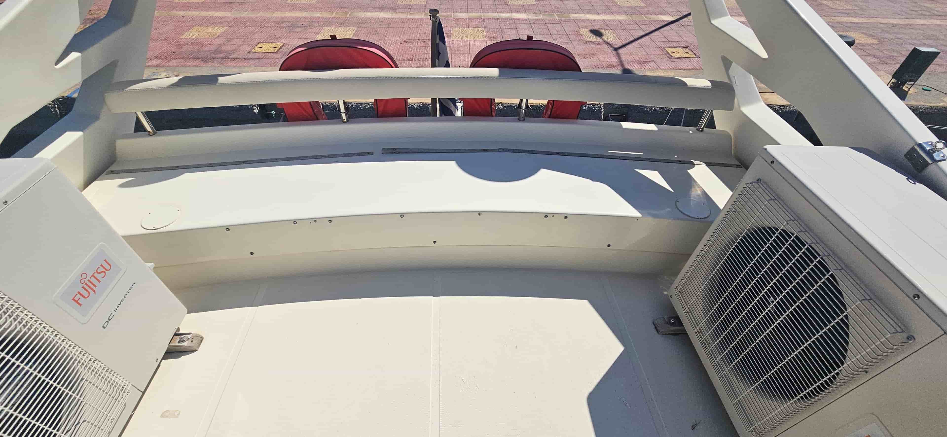 1998 Ferretti Yachts 620 - View 21