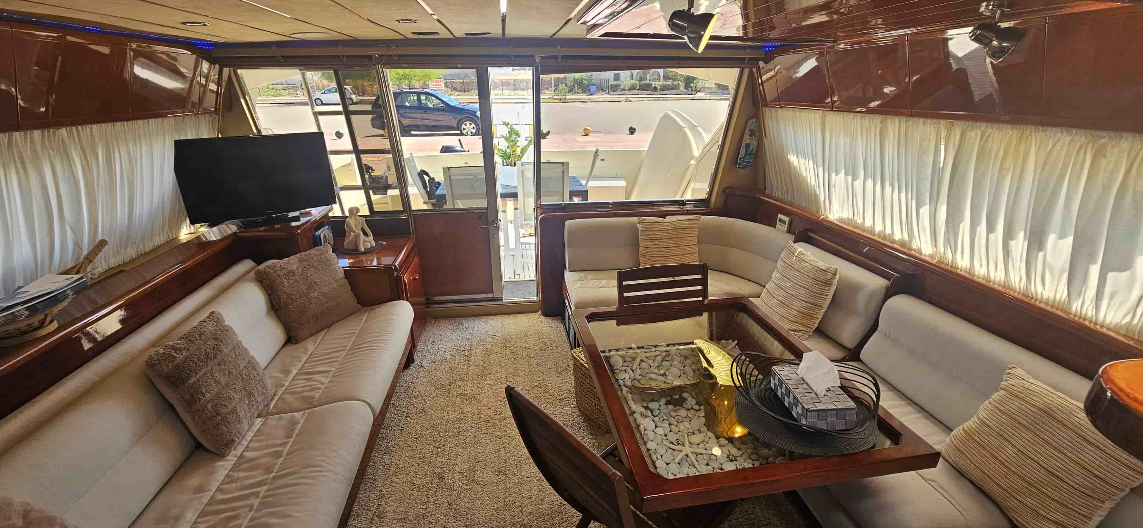 1998 Ferretti Yachts 620 - View 28