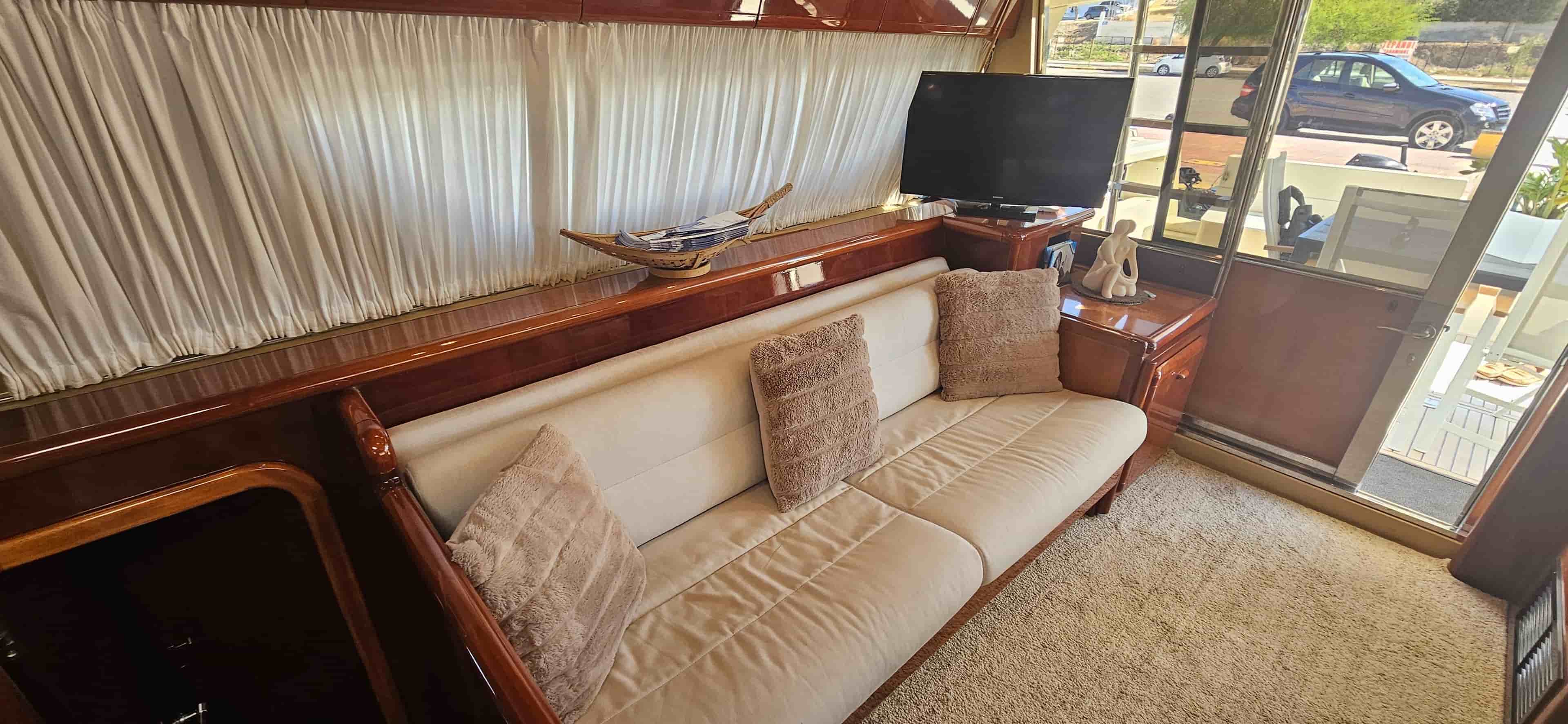 1998 Ferretti Yachts 620 - View 29