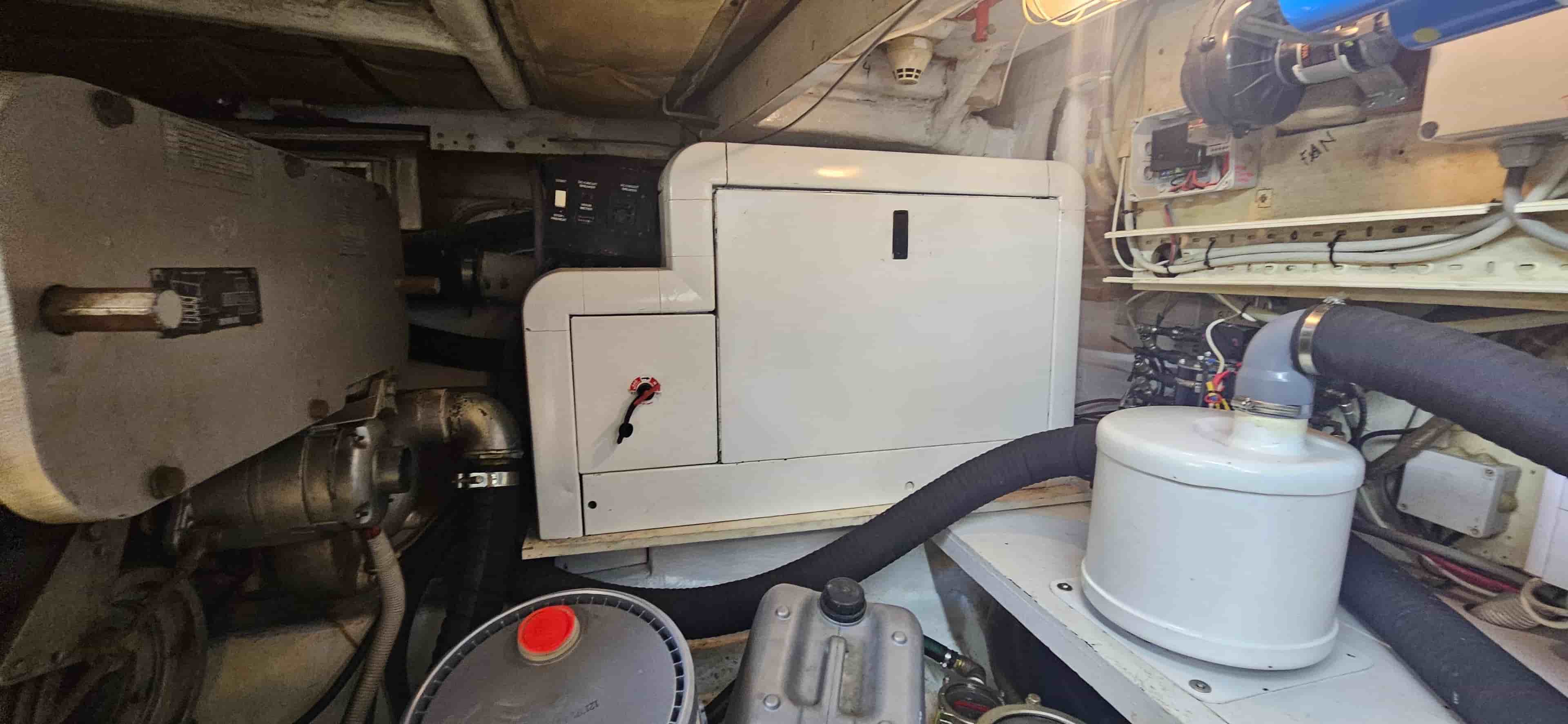 1998 Ferretti Yachts 620 - View 48