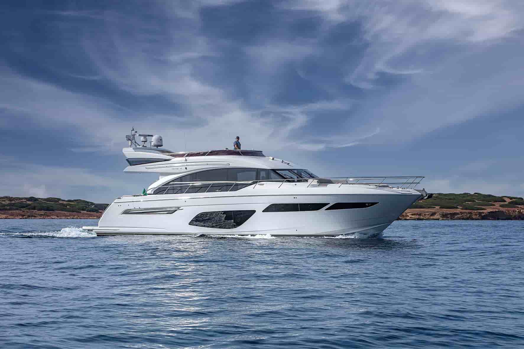 2020 Princess F70 - View 1
