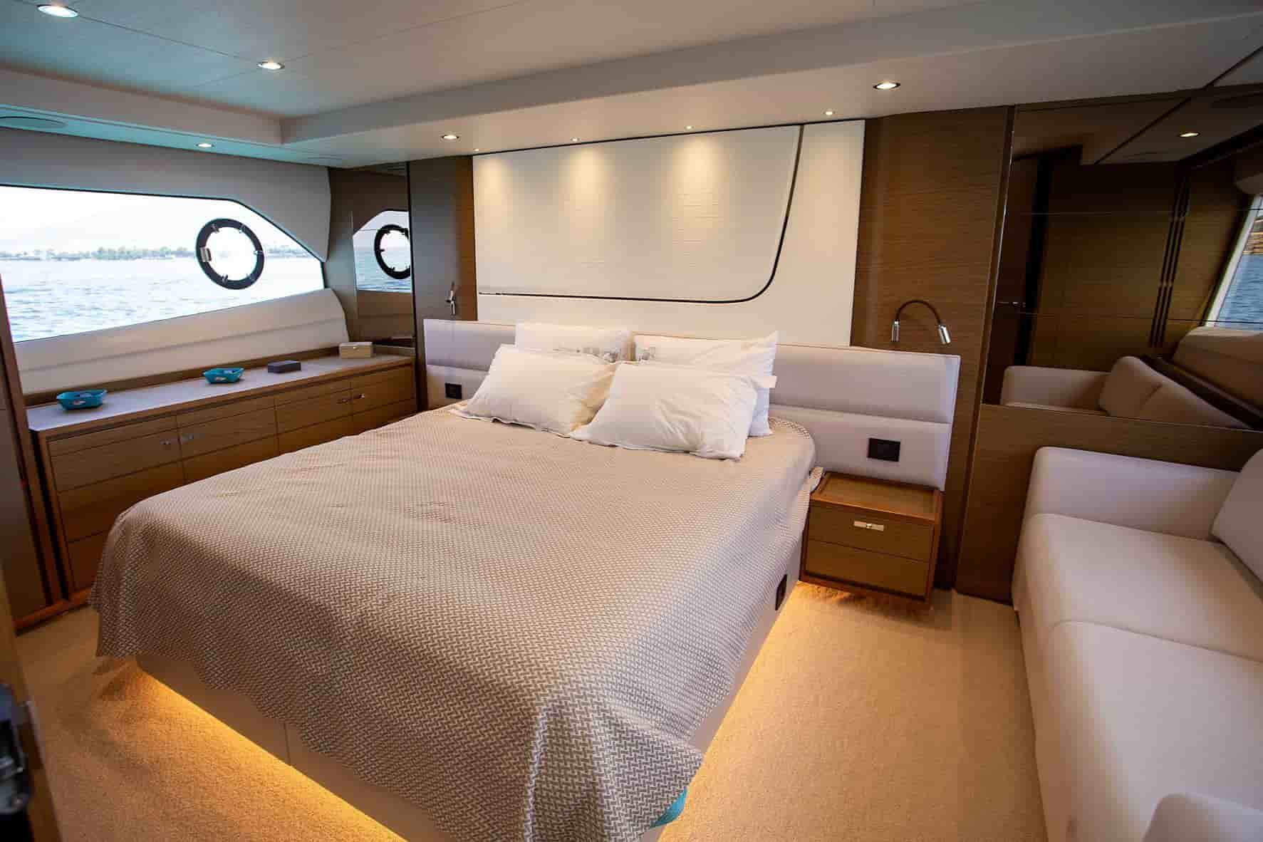2020 Princess F70 - View 44