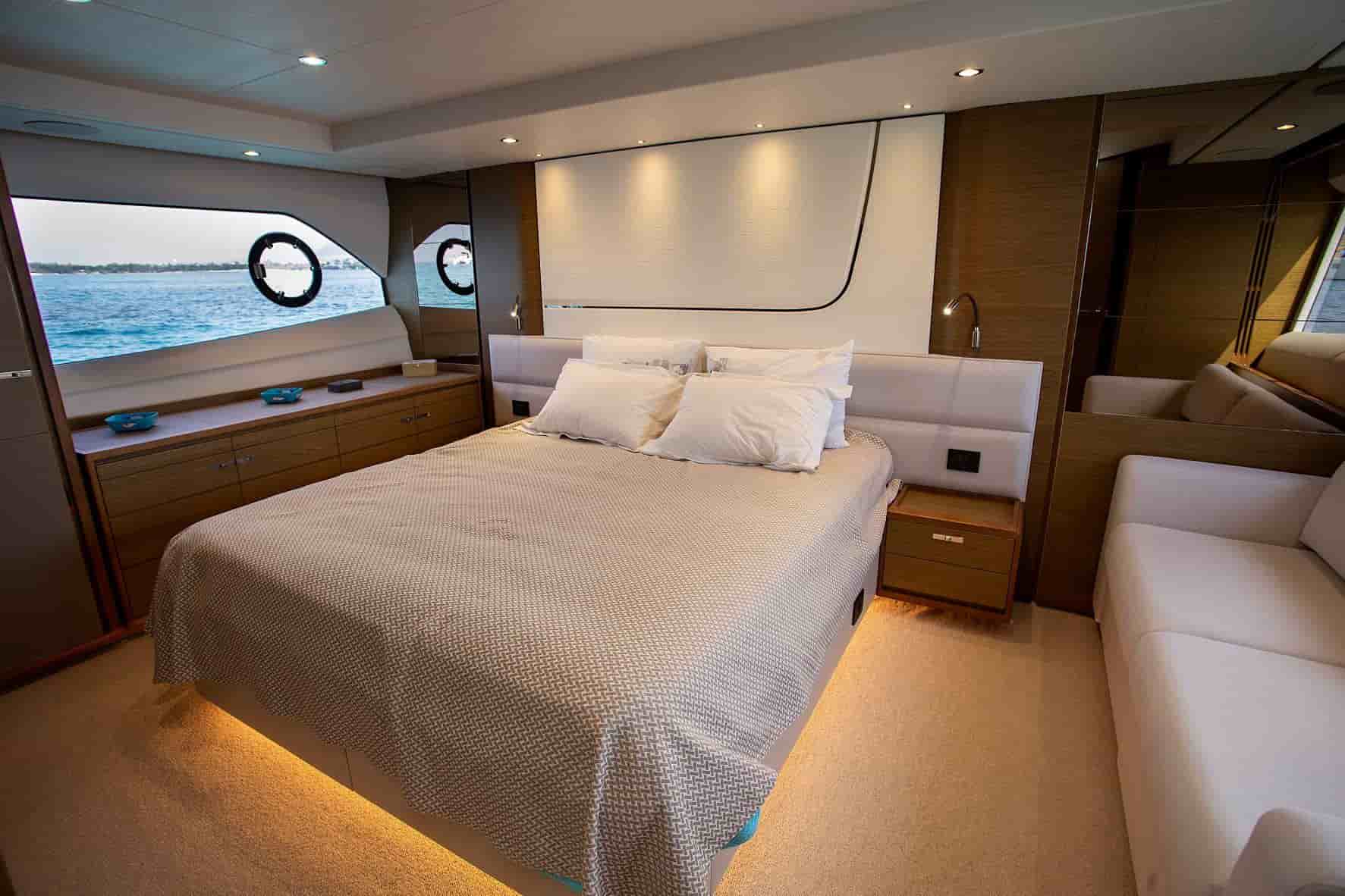 2020 Princess F70 - View 45