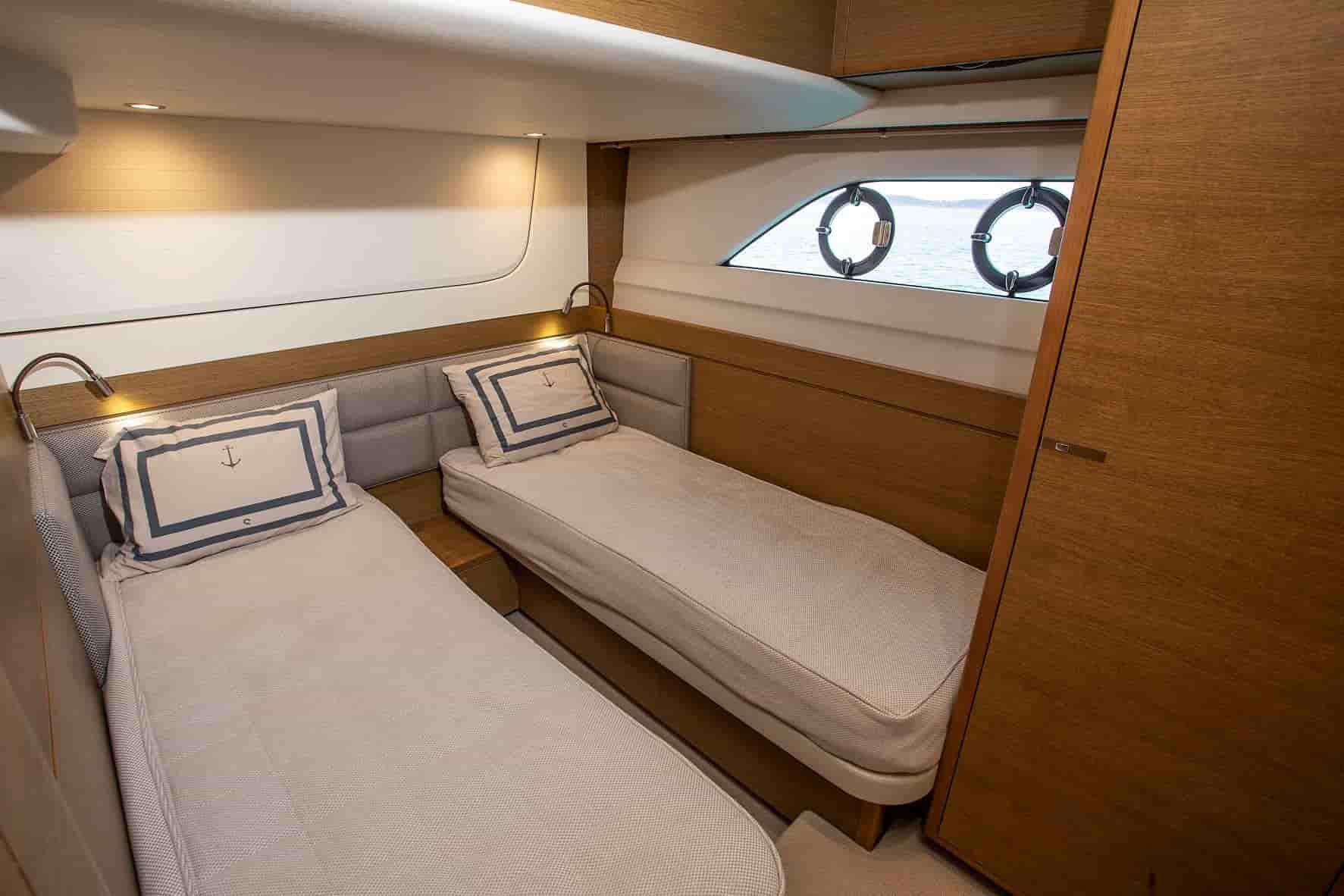 2020 Princess F70 - View 46