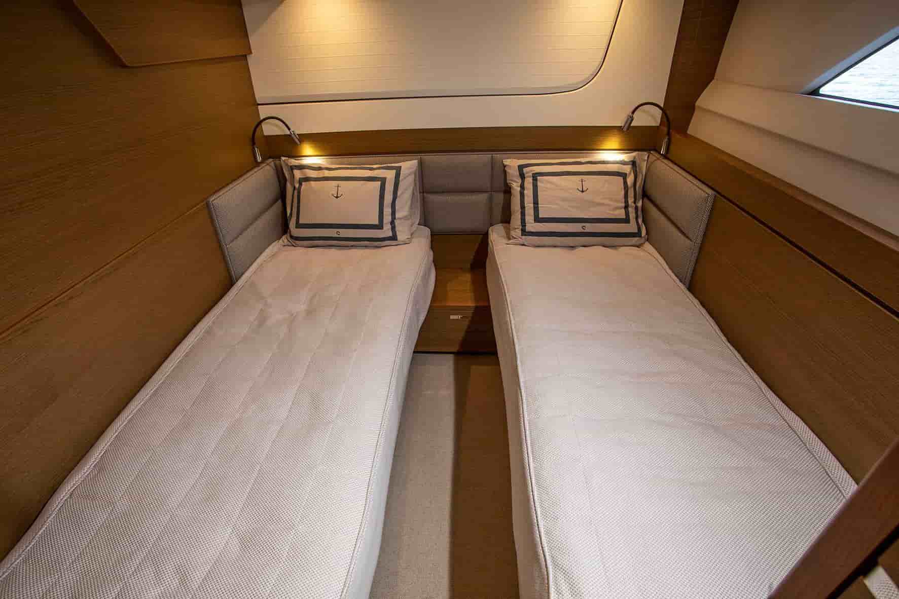 2020 Princess F70 - View 47