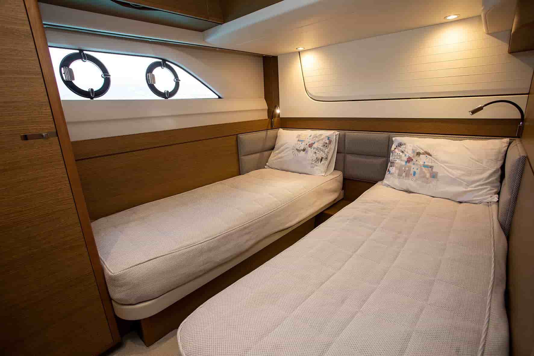 2020 Princess F70 - View 51