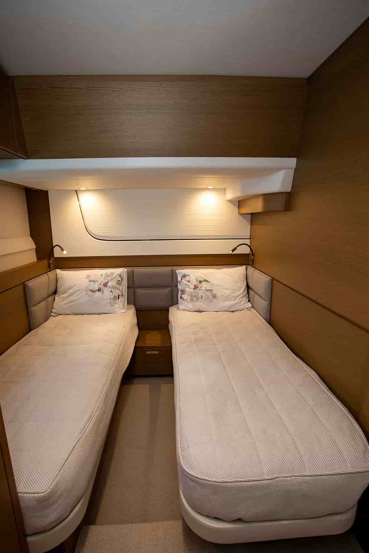 2020 Princess F70 - View 52