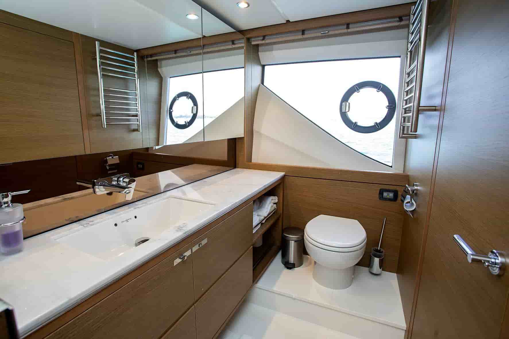 2020 Princess F70 - View 55