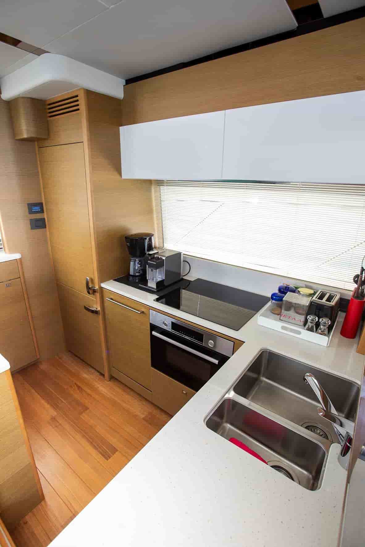 2020 Princess F70 - View 59