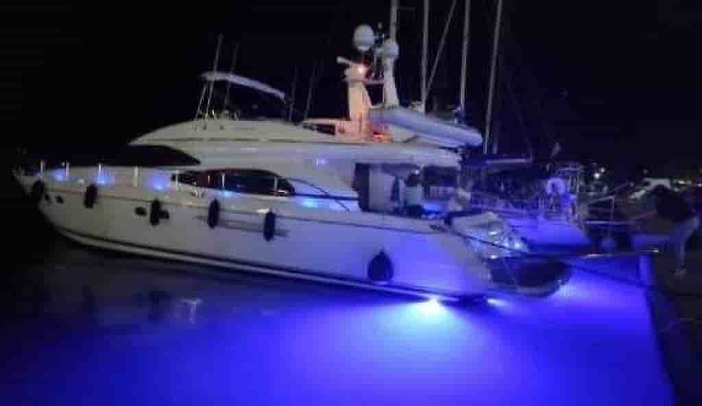 2004 Princess 65 - View 2