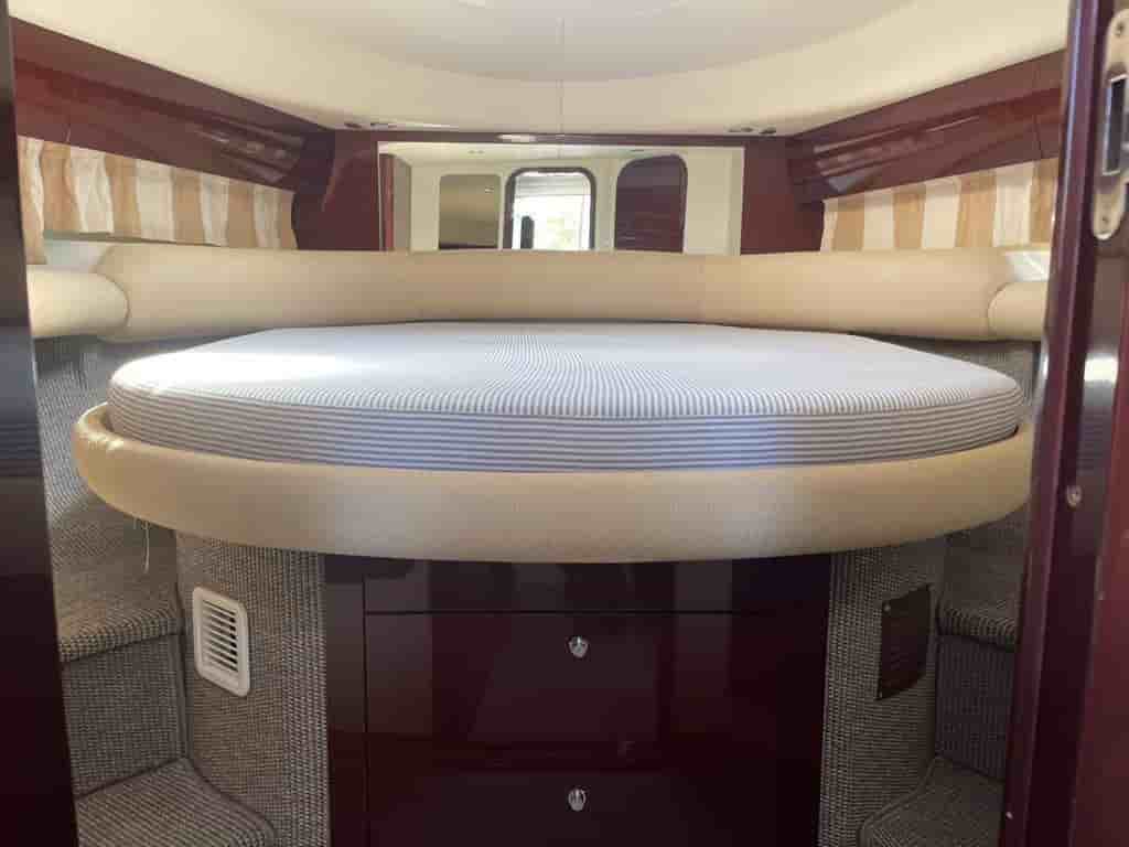 2006 Princess V42 - View 22