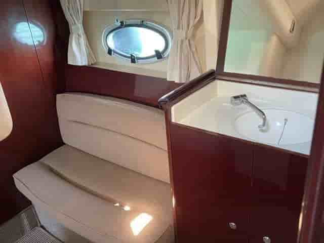2006 Princess V42 - View 25