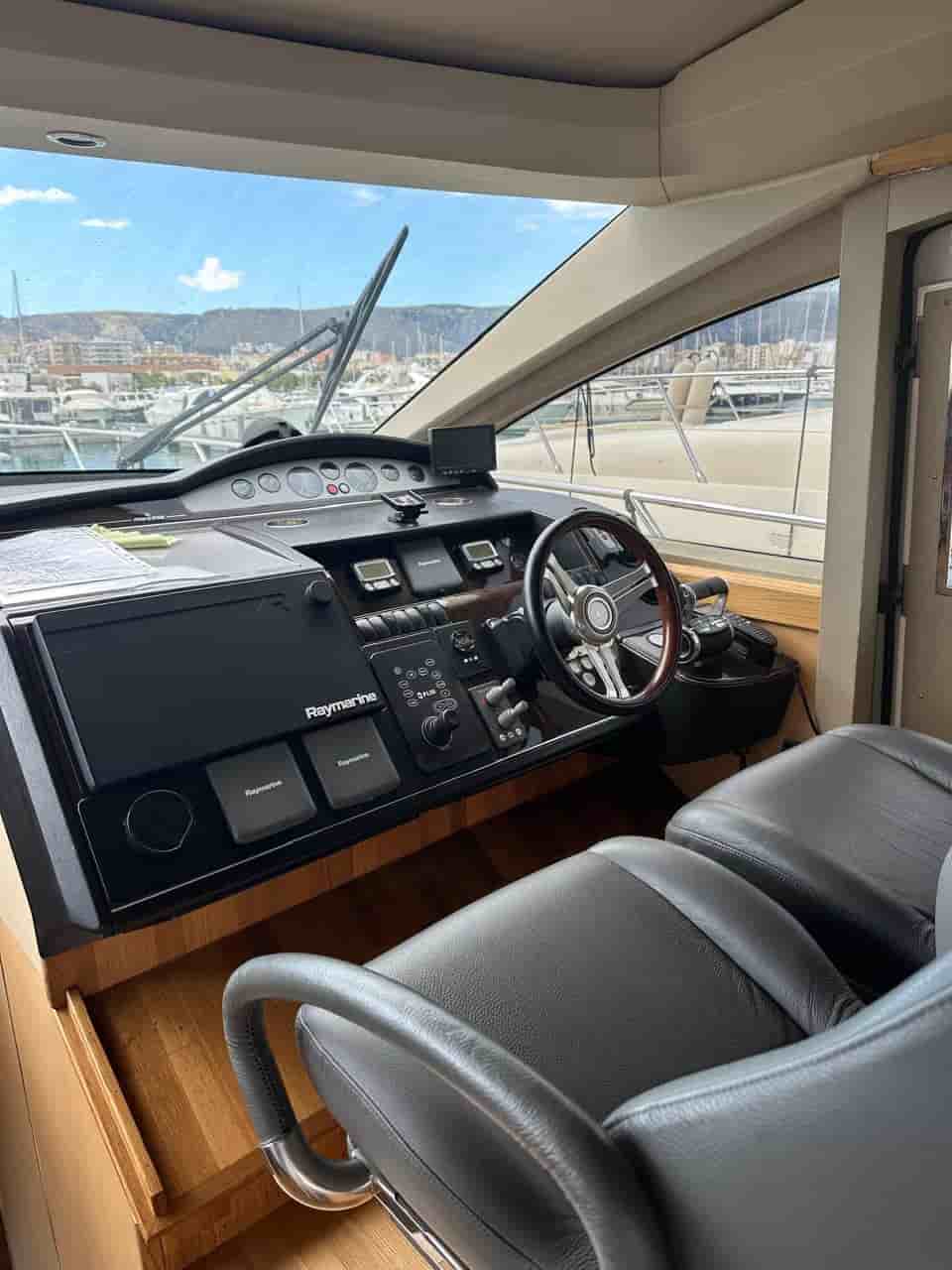 2009 Princess V65 - View 18