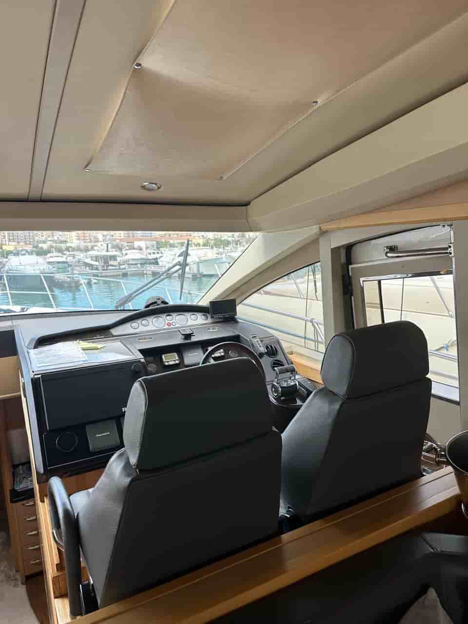 2009 Princess V65 - View 19