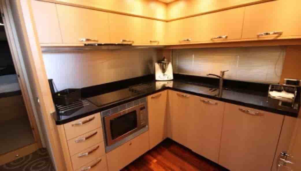 2009 Princess V65 - View 2