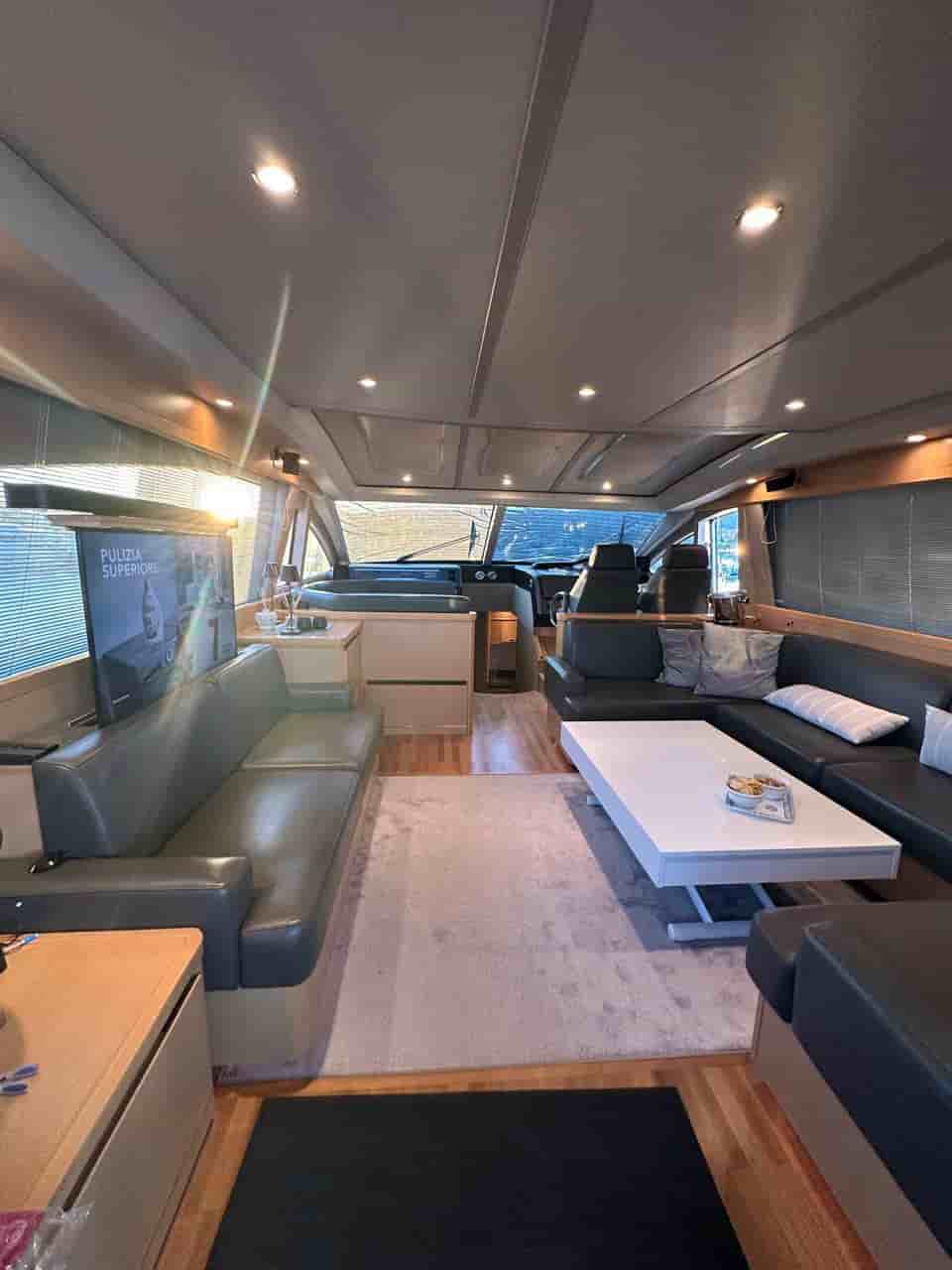 2009 Princess V65 - View 20