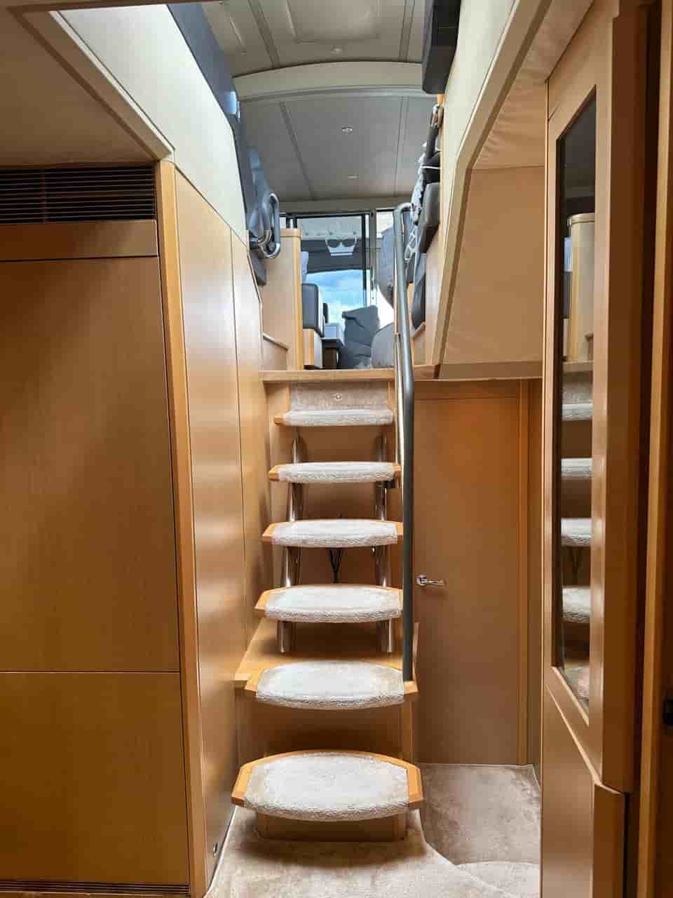 2009 Princess V65 - View 22