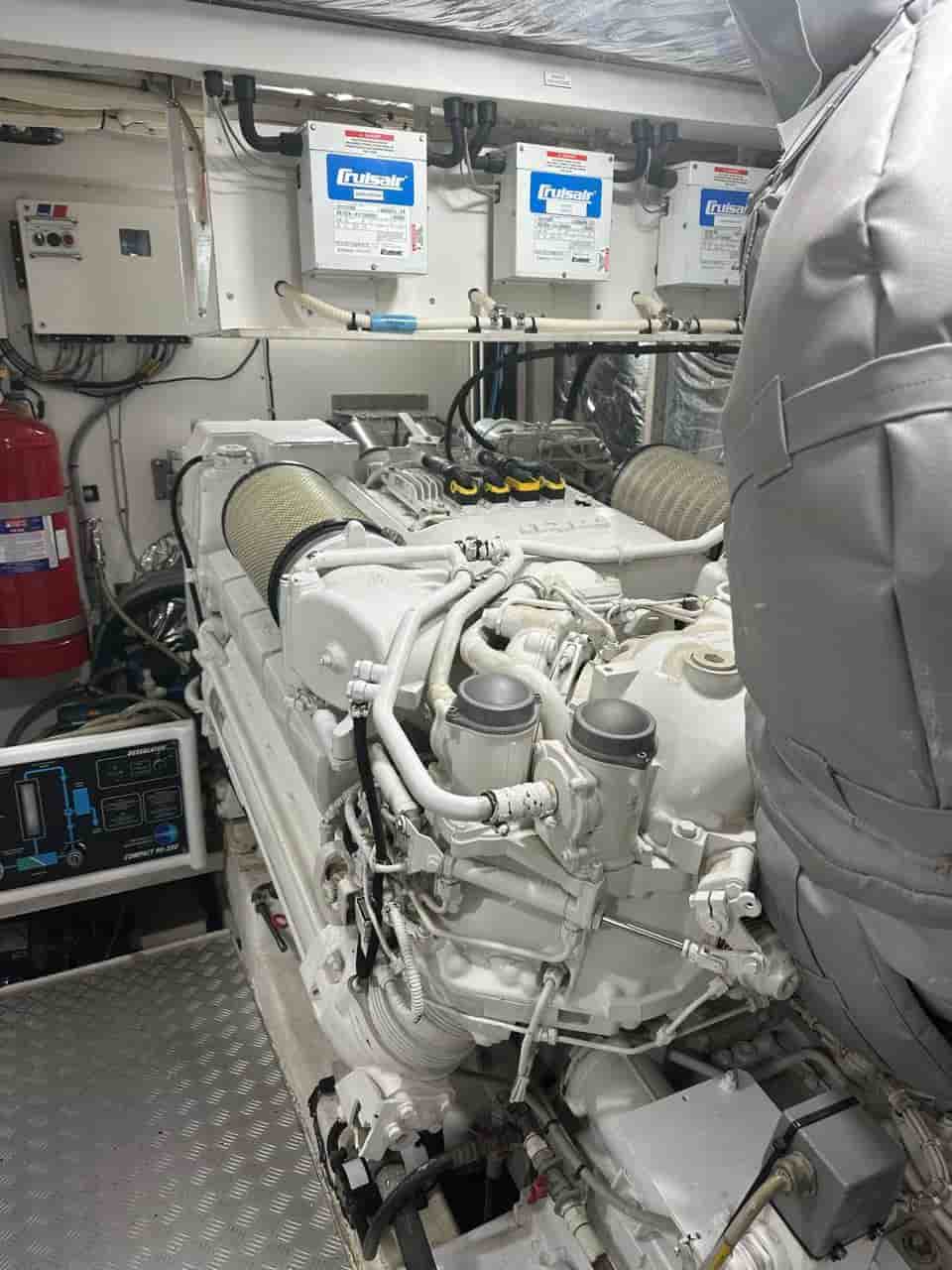 2009 Princess V65 - View 35