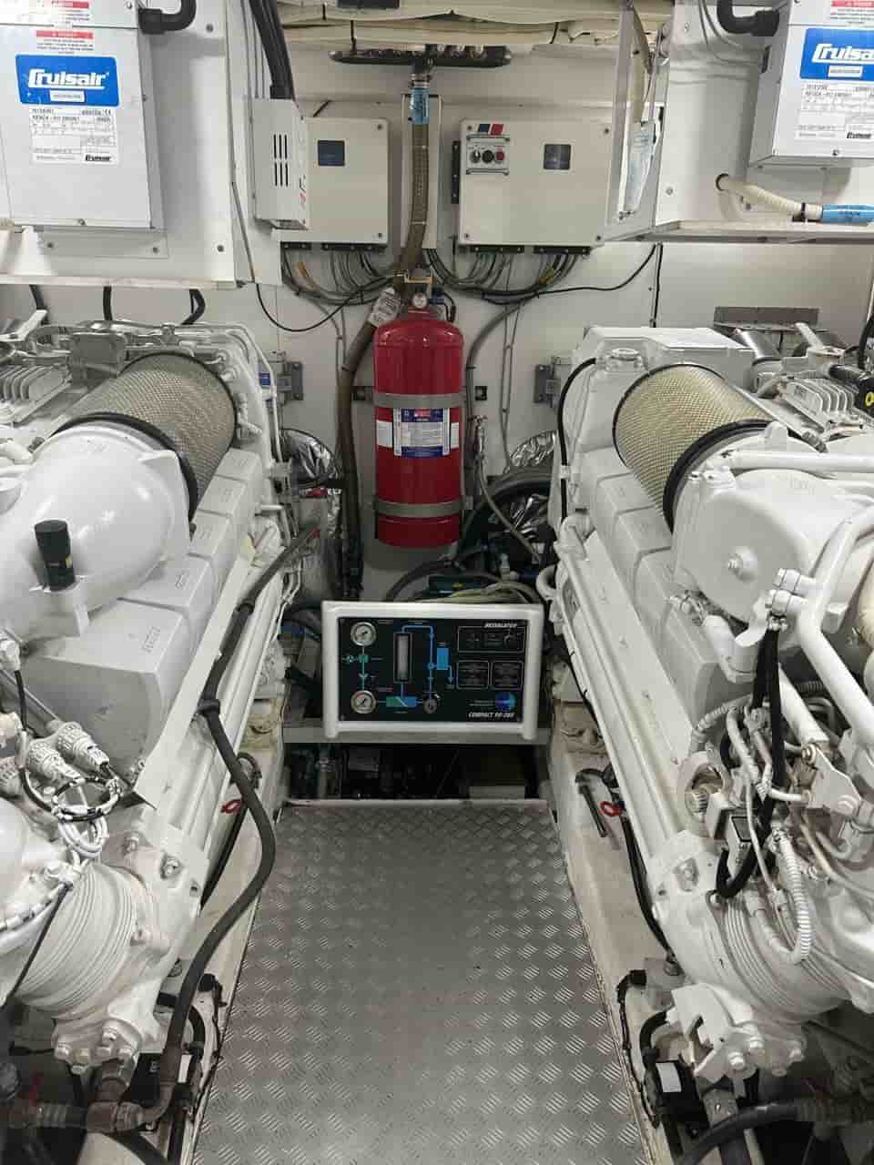 2009 Princess V65 - View 36