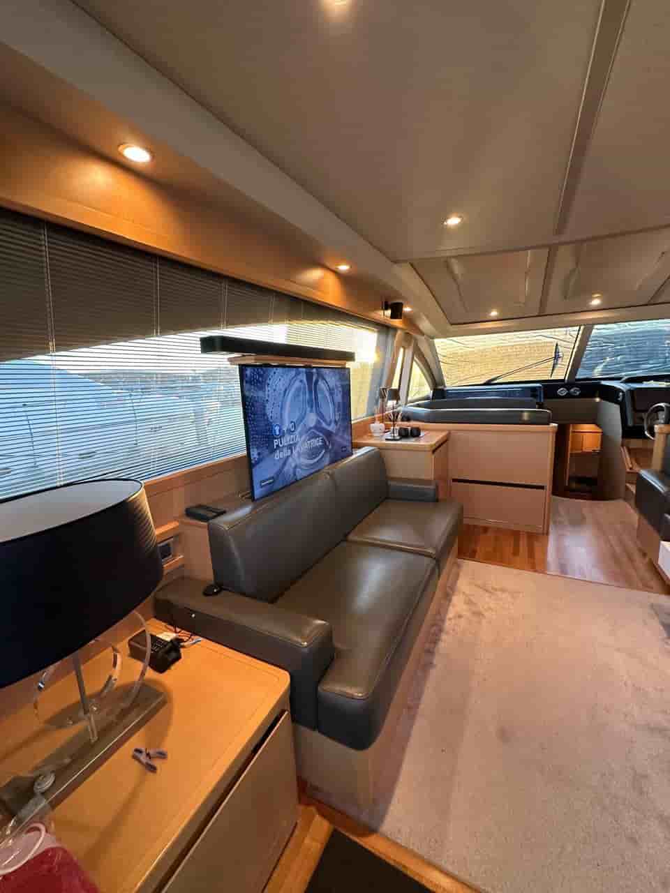 2009 Princess V65 - View 7