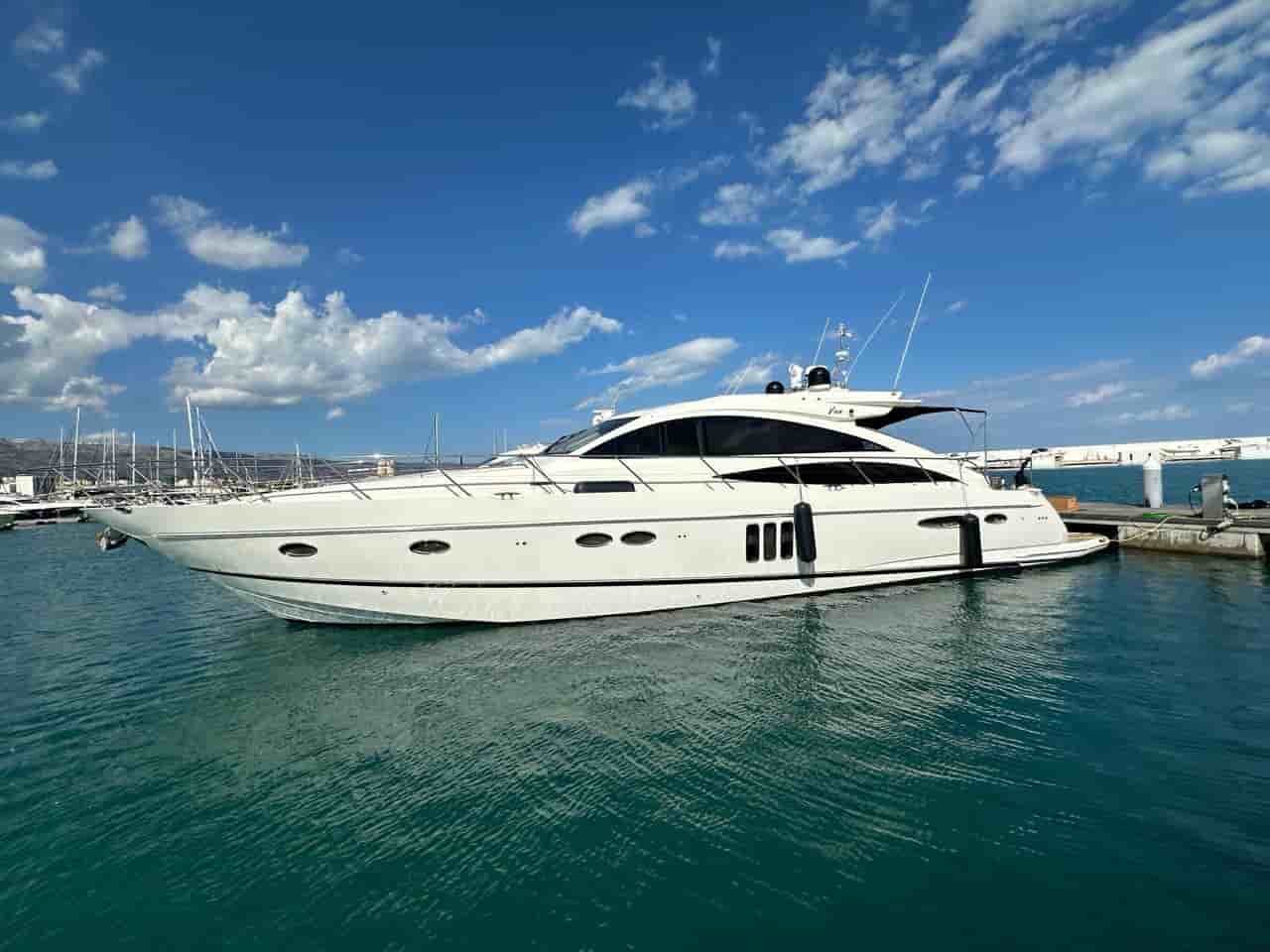 2009 Princess V65 - View 8