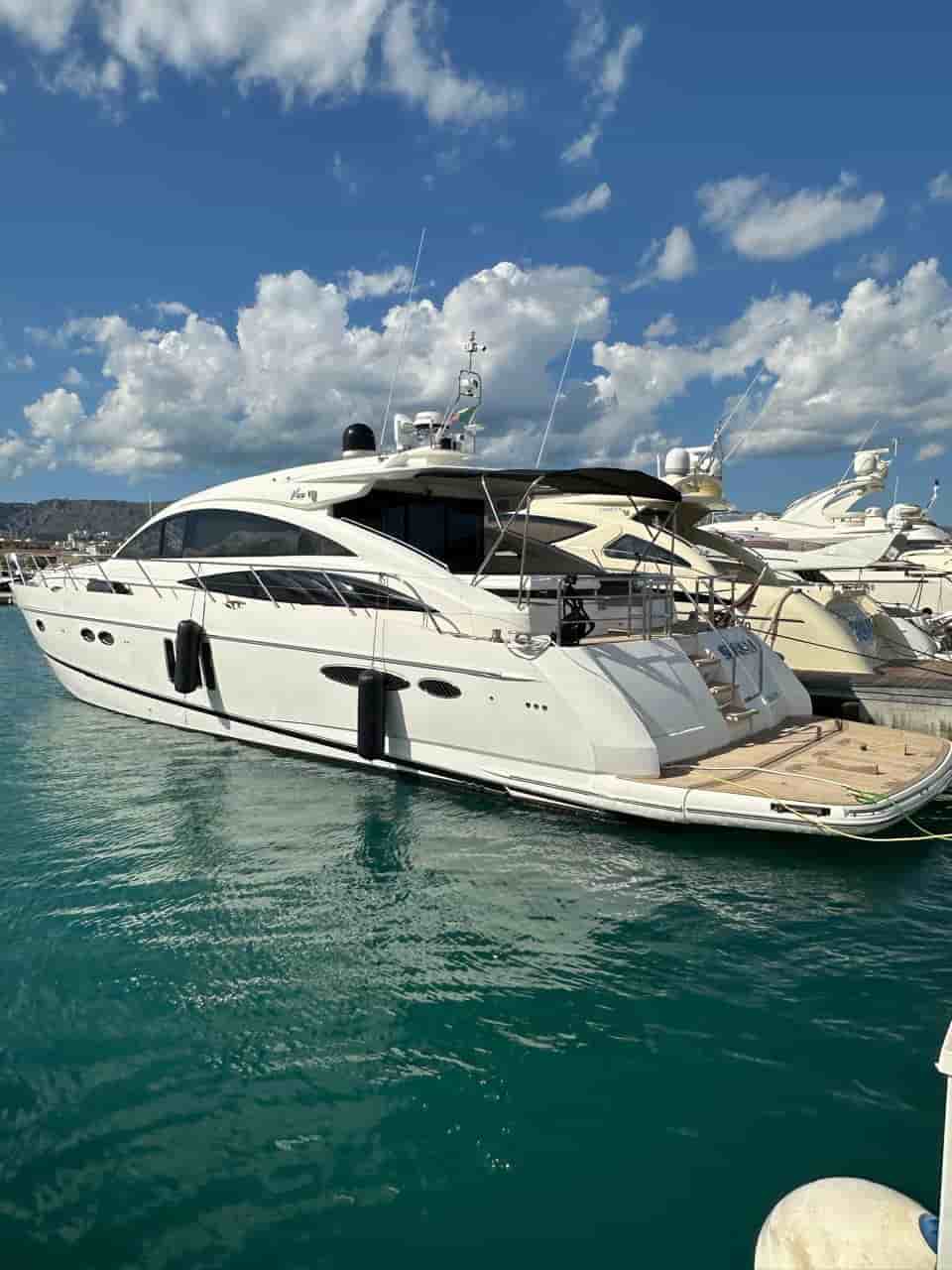 2009 Princess V65 - View 9