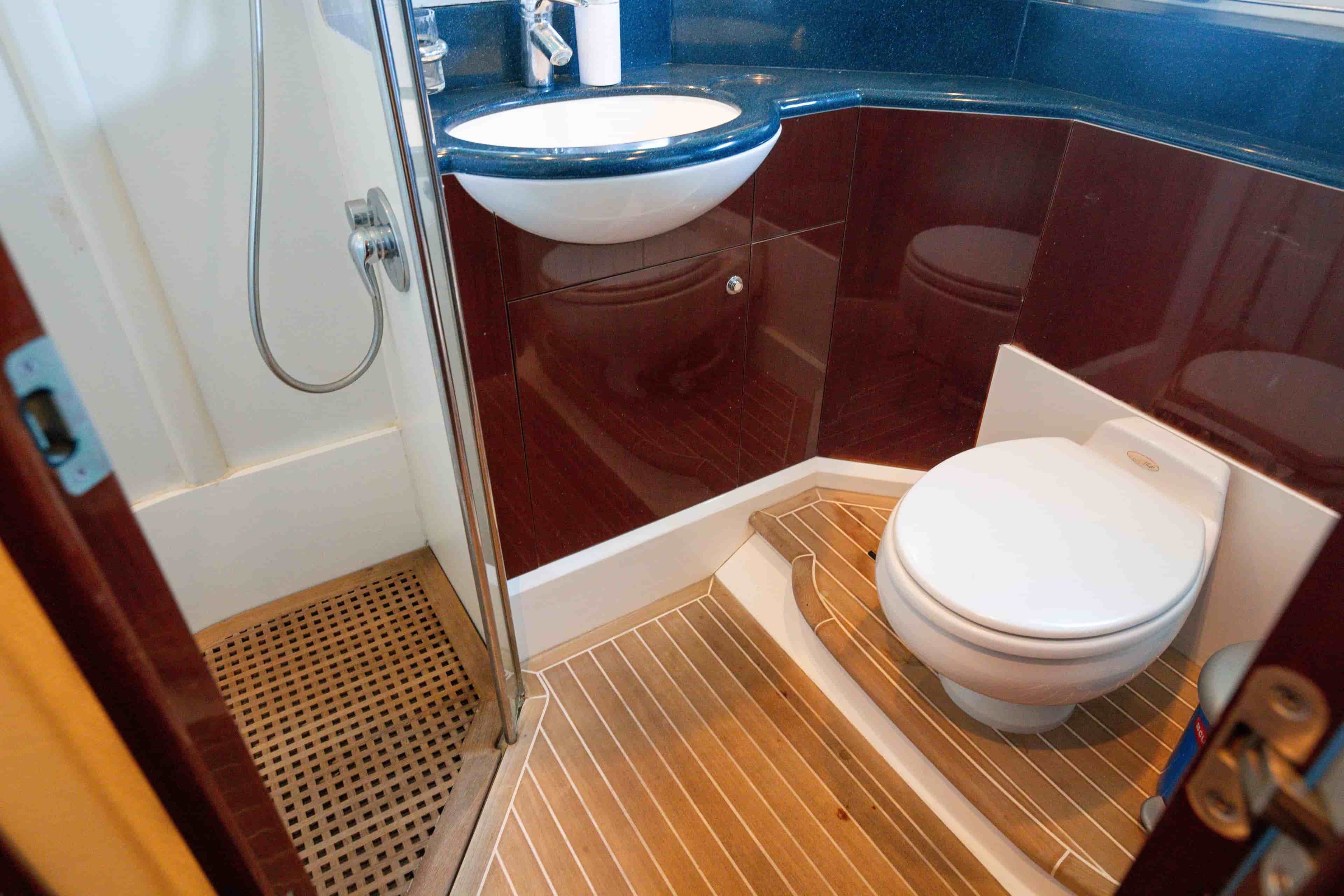 2004 Princess V65 - View 25