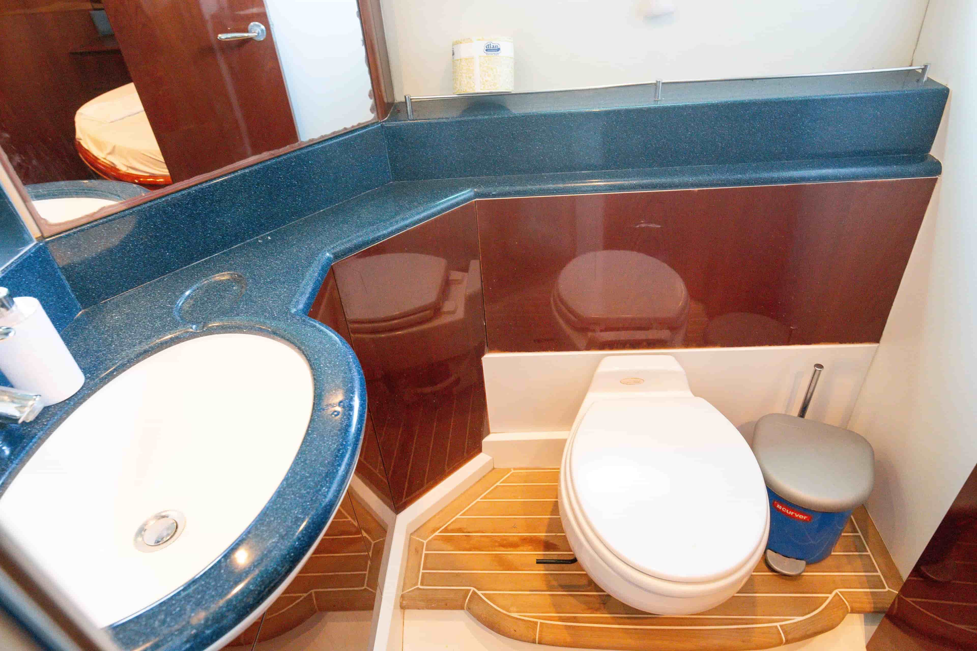 2004 Princess V65 - View 26