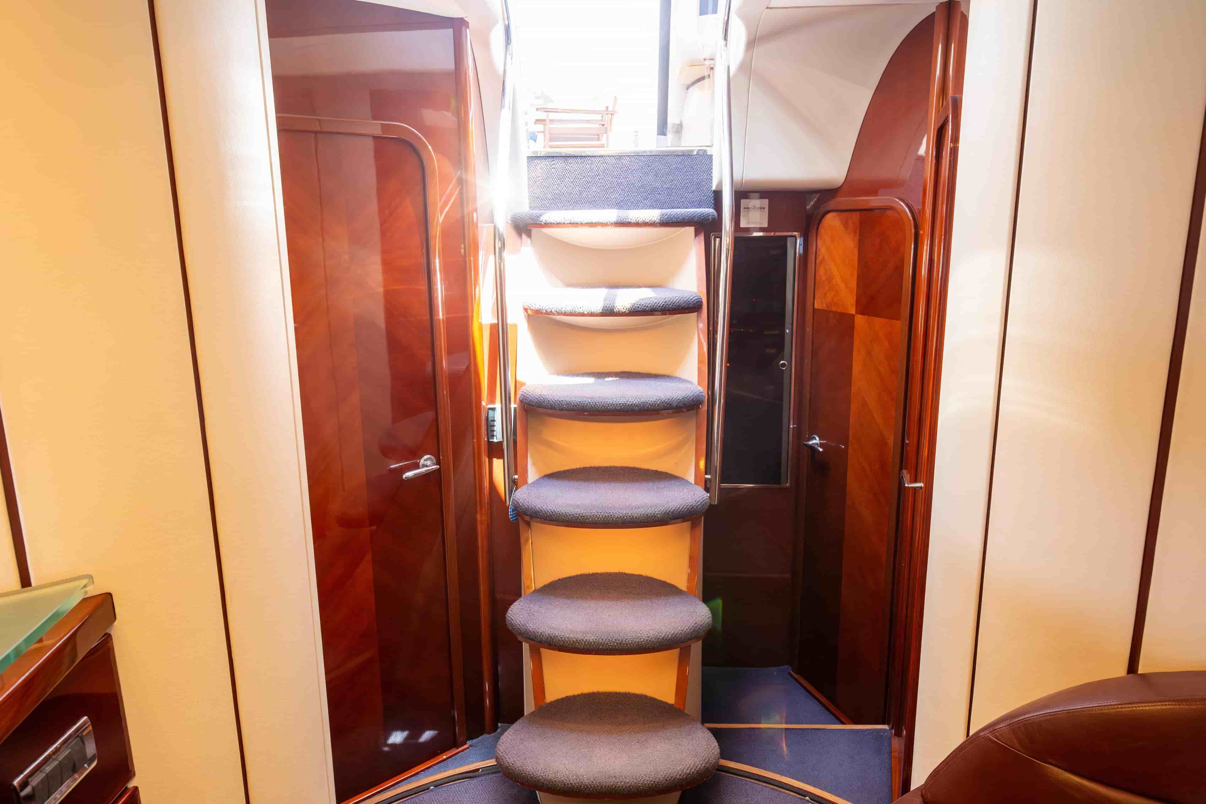 2004 Princess V65 - View 30