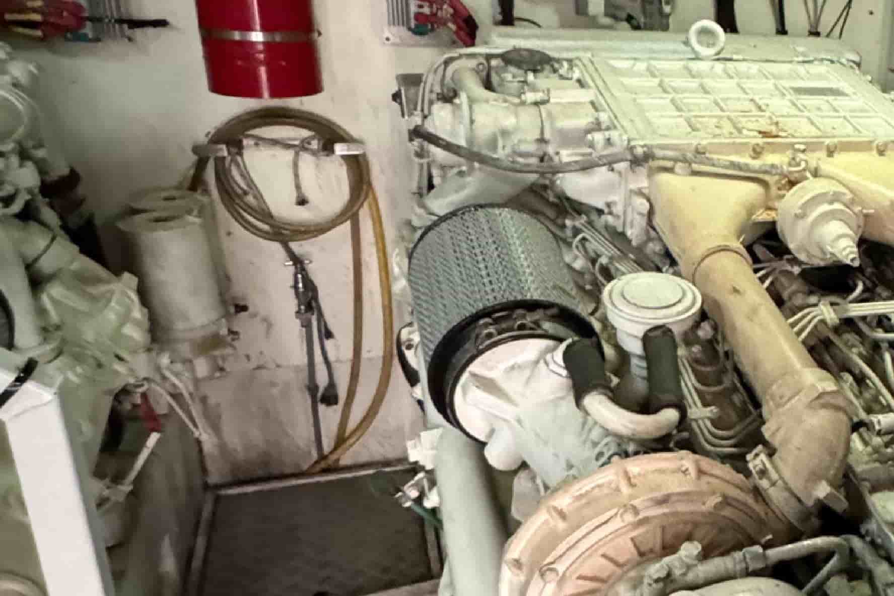 2004 Princess V65 - View 43