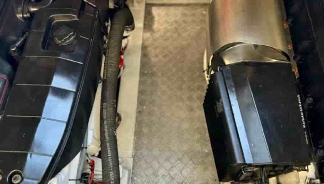 2005 Princess V48 - View 11